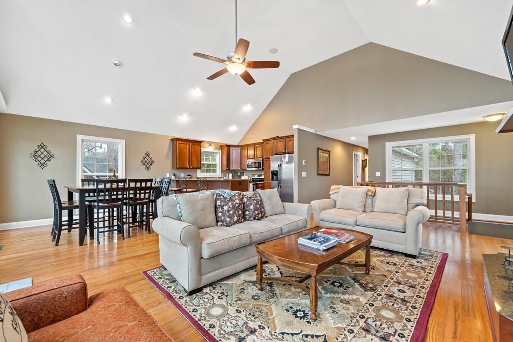 271 THOMAS DRIVE
