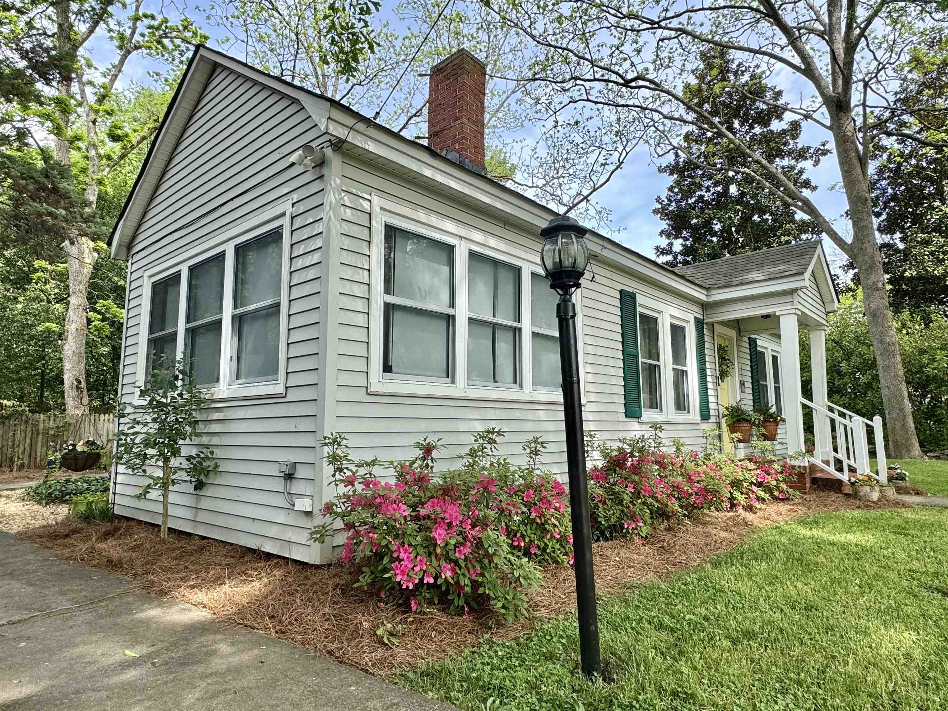 204 N WALNUT STREET