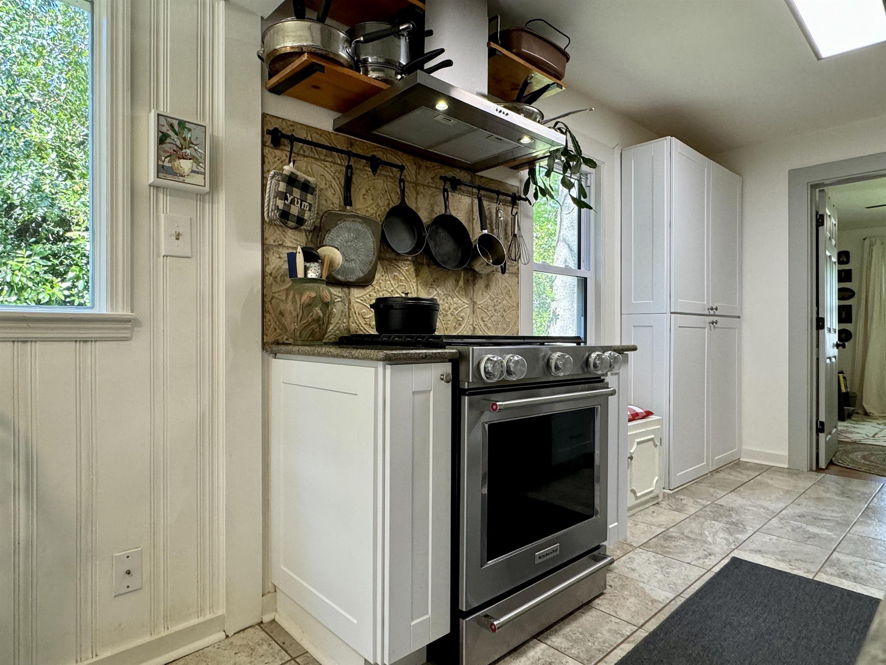 204 N WALNUT STREET