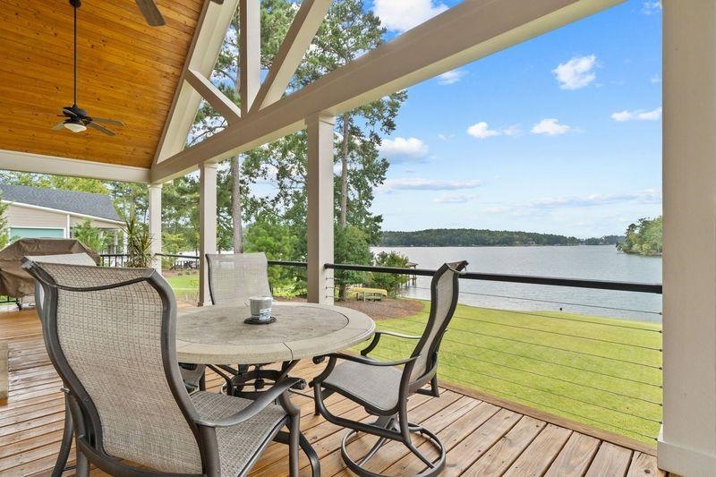 143 NE ISLAND CREEK DRIVE