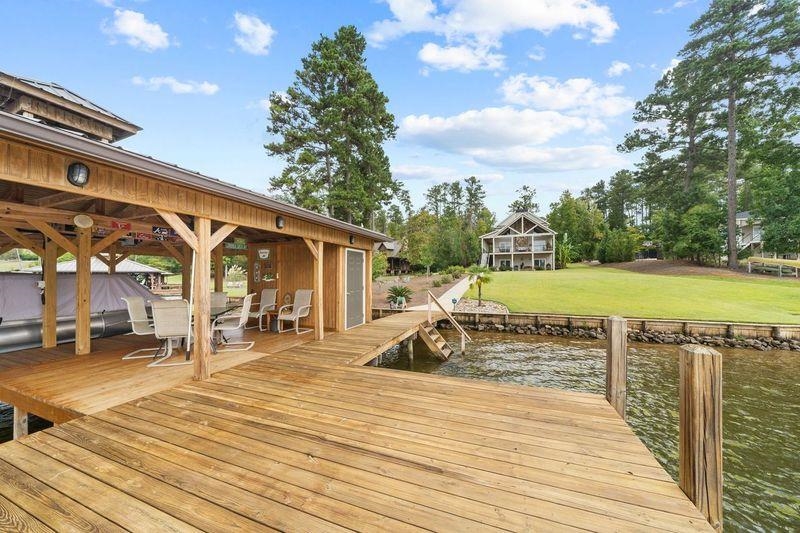 143 NE ISLAND CREEK DRIVE