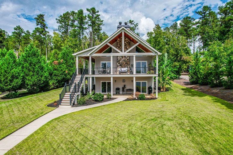 143 NE ISLAND CREEK DRIVE