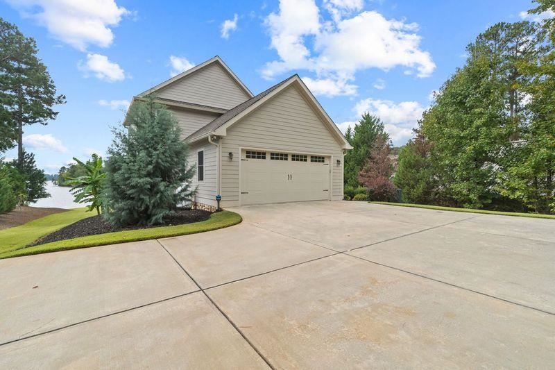143 NE ISLAND CREEK DRIVE