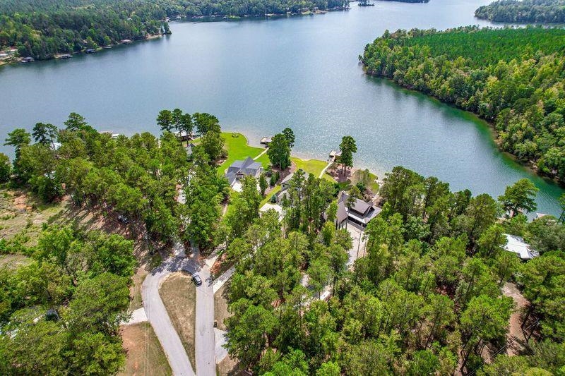 143 NE ISLAND CREEK DRIVE