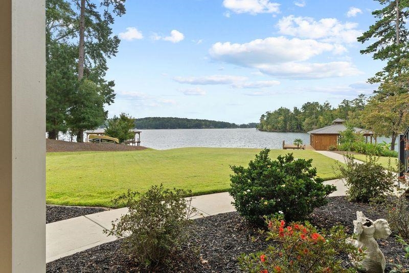 143 NE ISLAND CREEK DRIVE