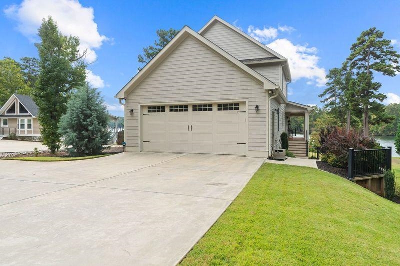 143 NE ISLAND CREEK DRIVE