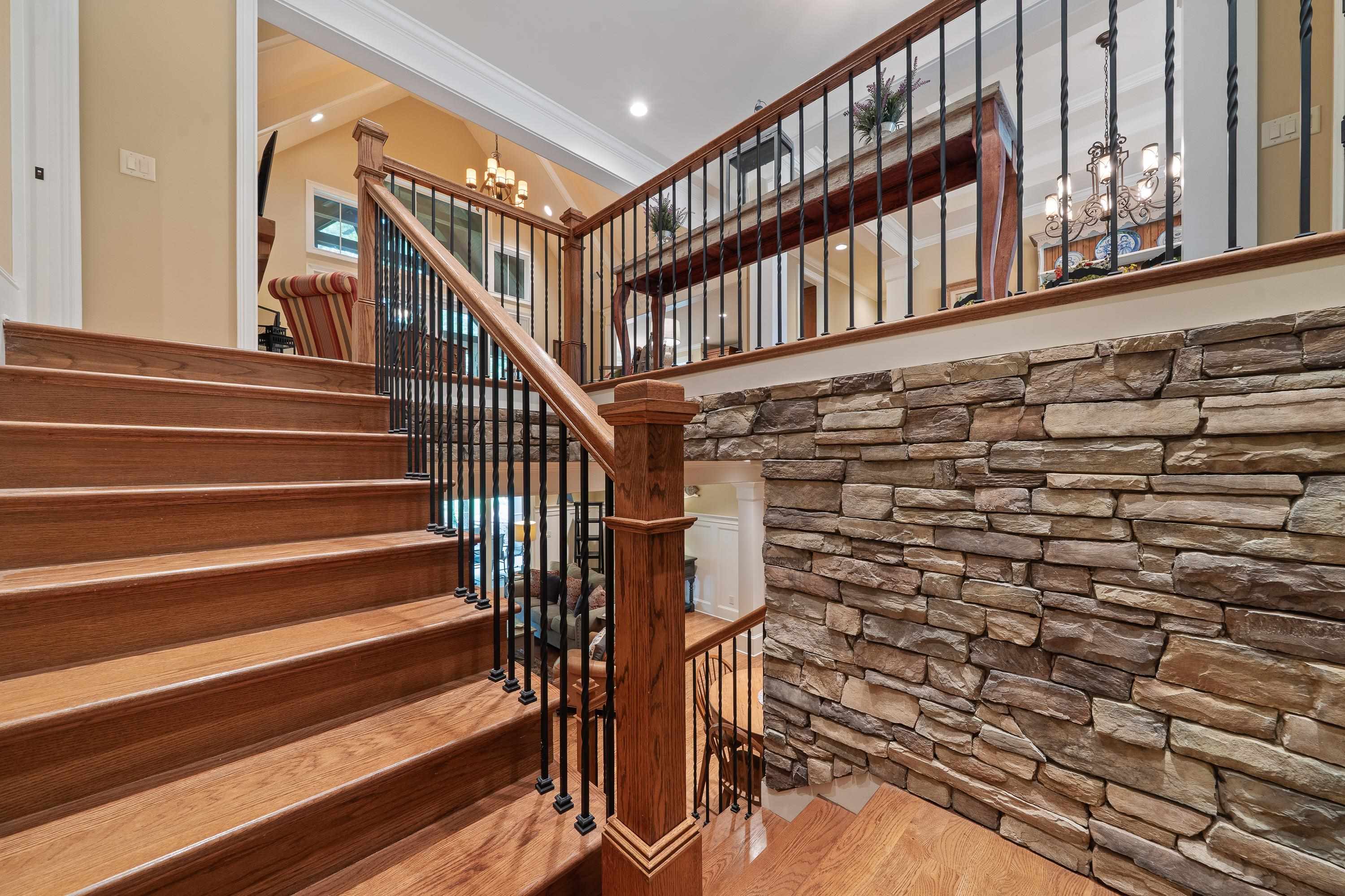 1121 CRACKERS NECK ROAD