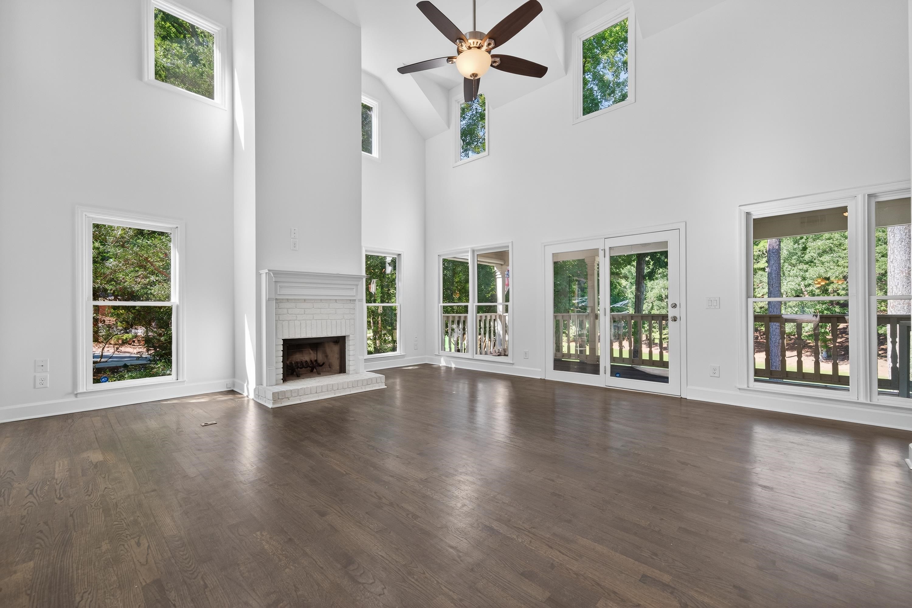 1073 CLUB HOUSE LANE