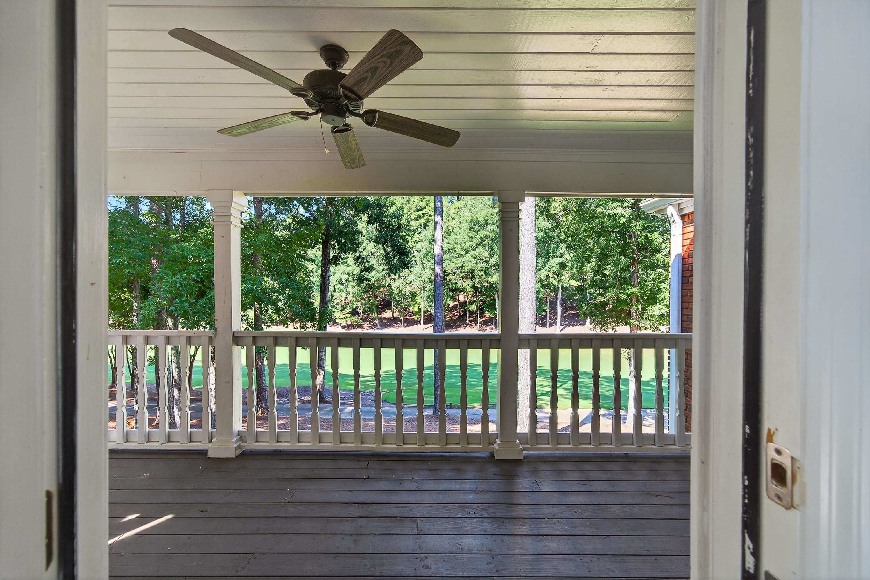 1073 CLUB HOUSE LANE
