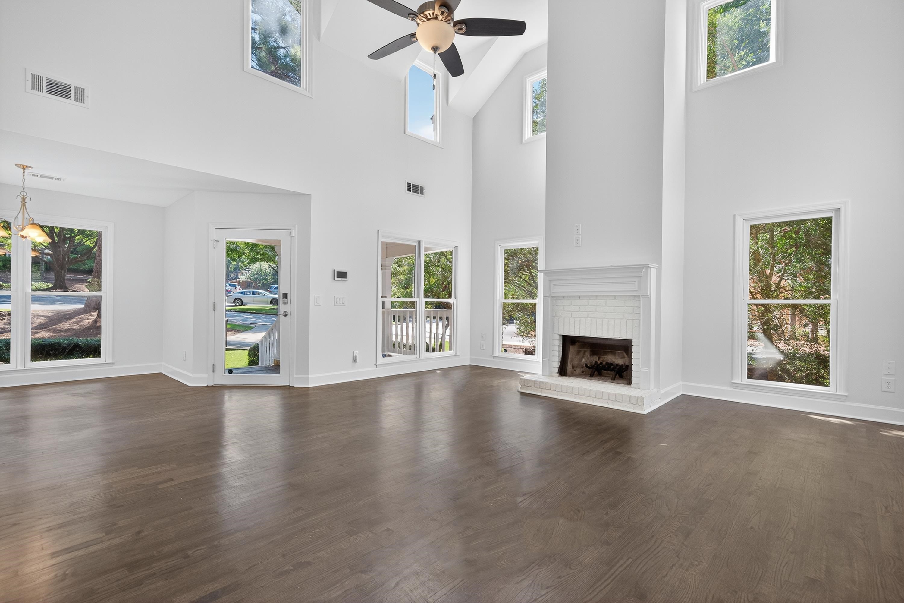 1073 CLUB HOUSE LANE