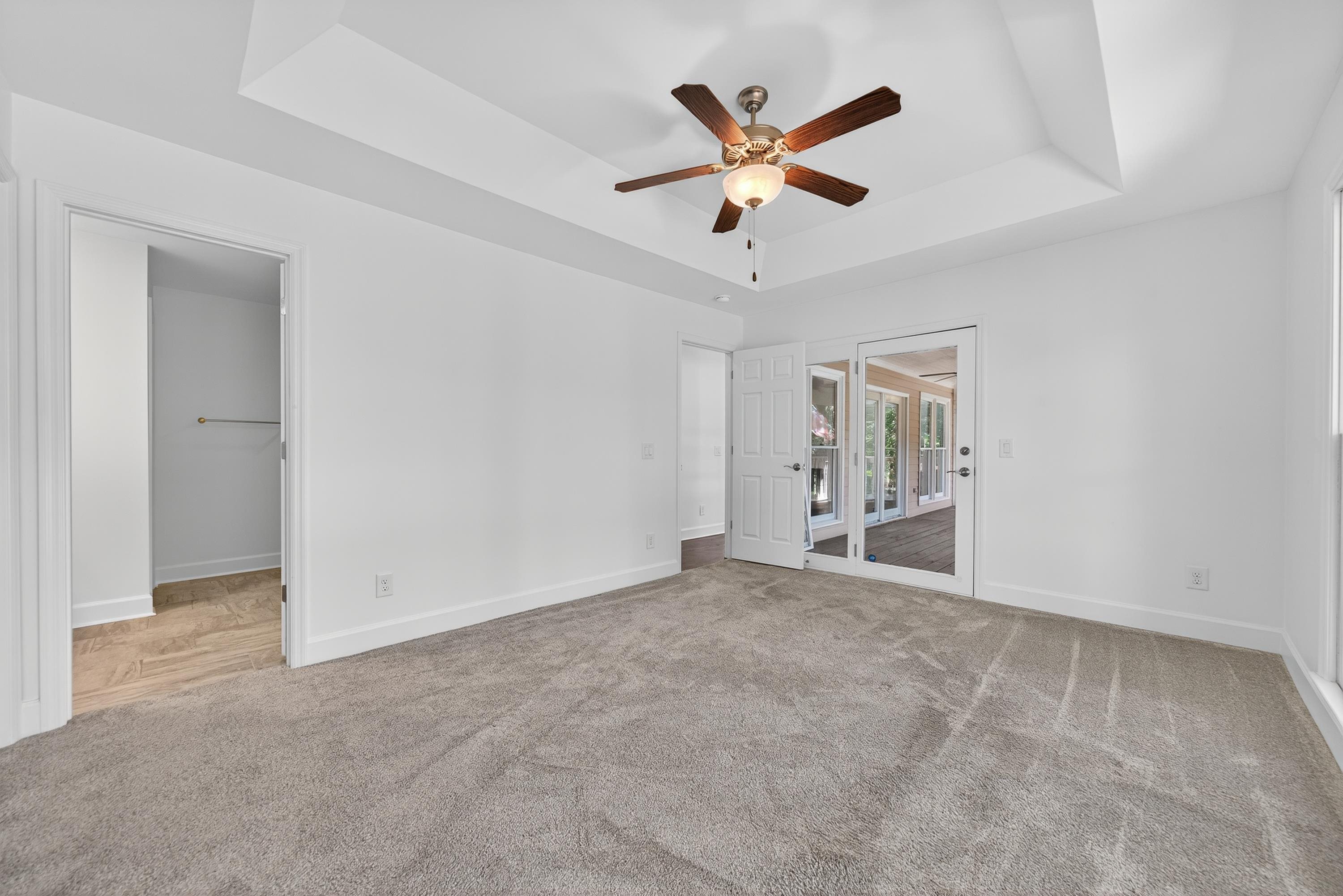 1073 CLUB HOUSE LANE