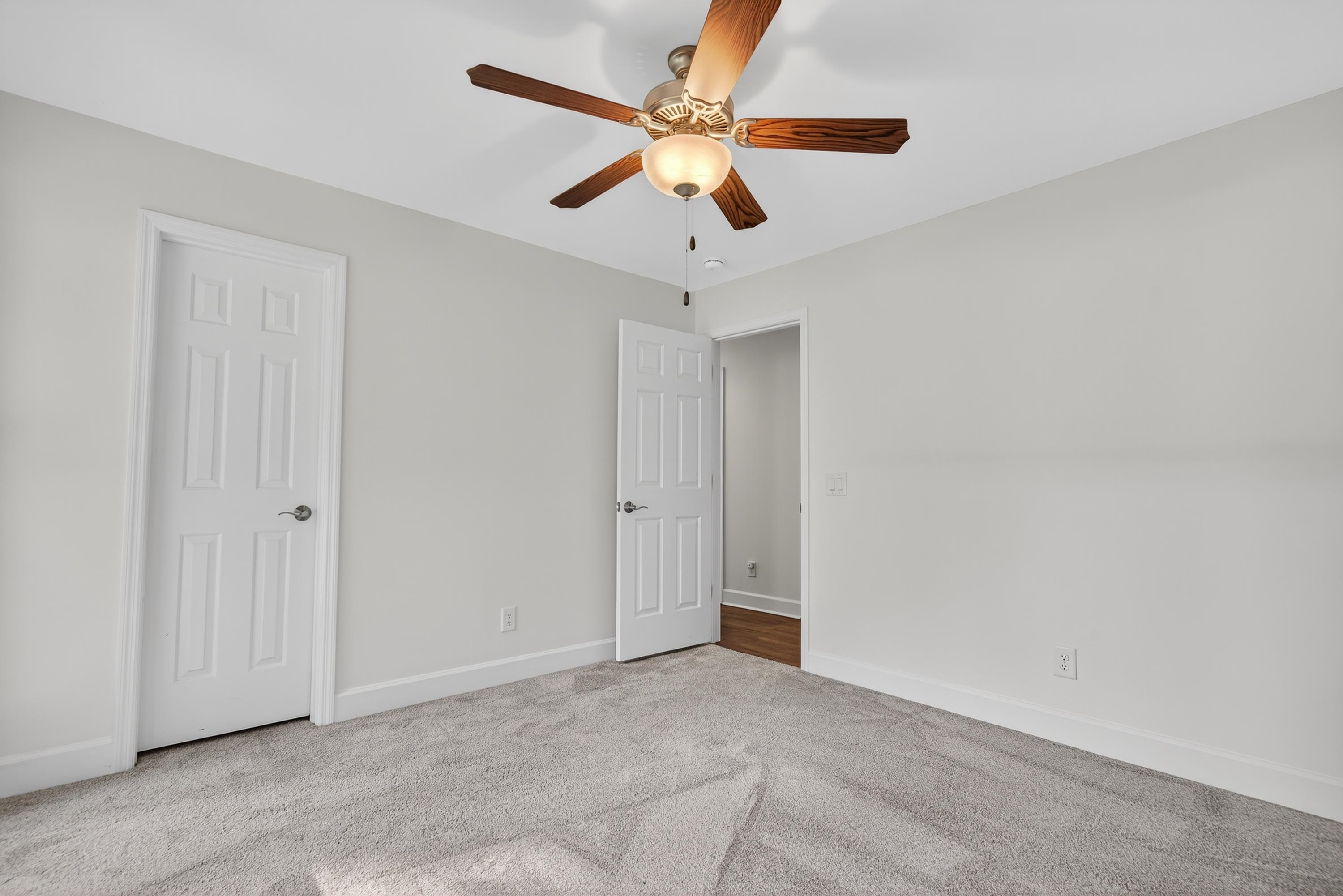 1073 CLUB HOUSE LANE