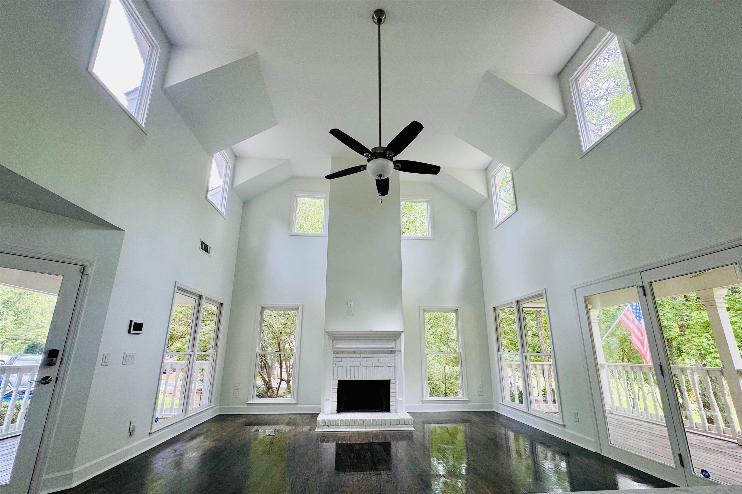 1073 CLUB HOUSE LANE