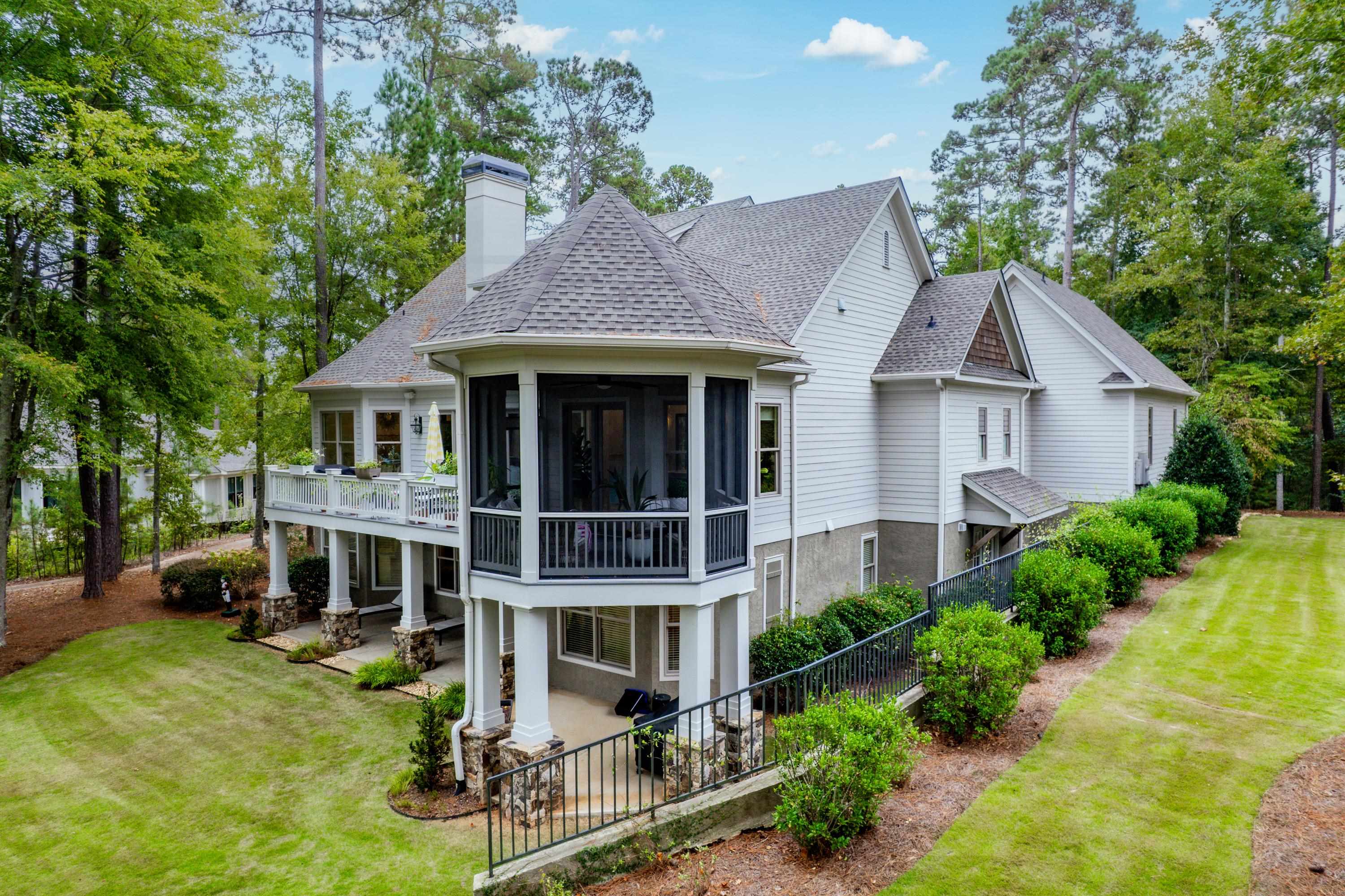 1090 CURTRIGHT PLACE