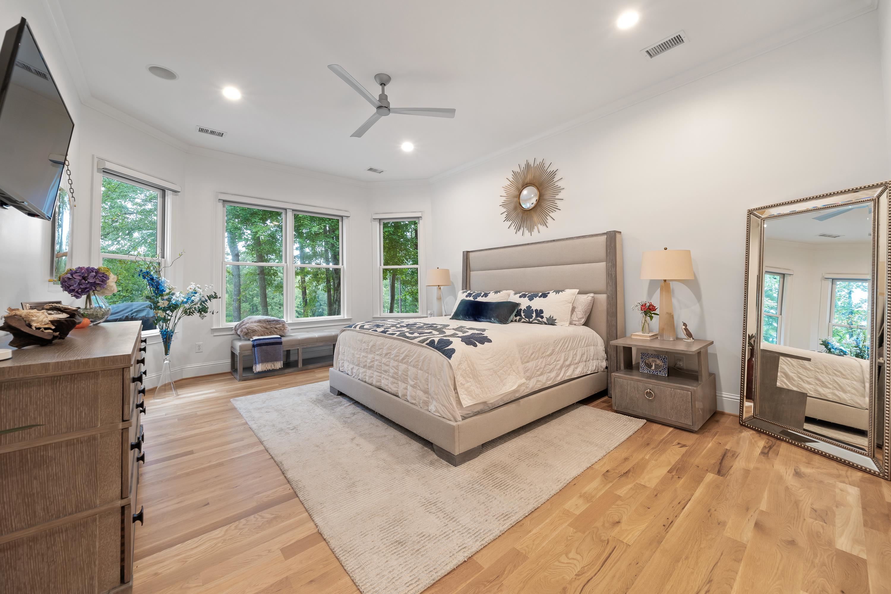 1090 CURTRIGHT PLACE