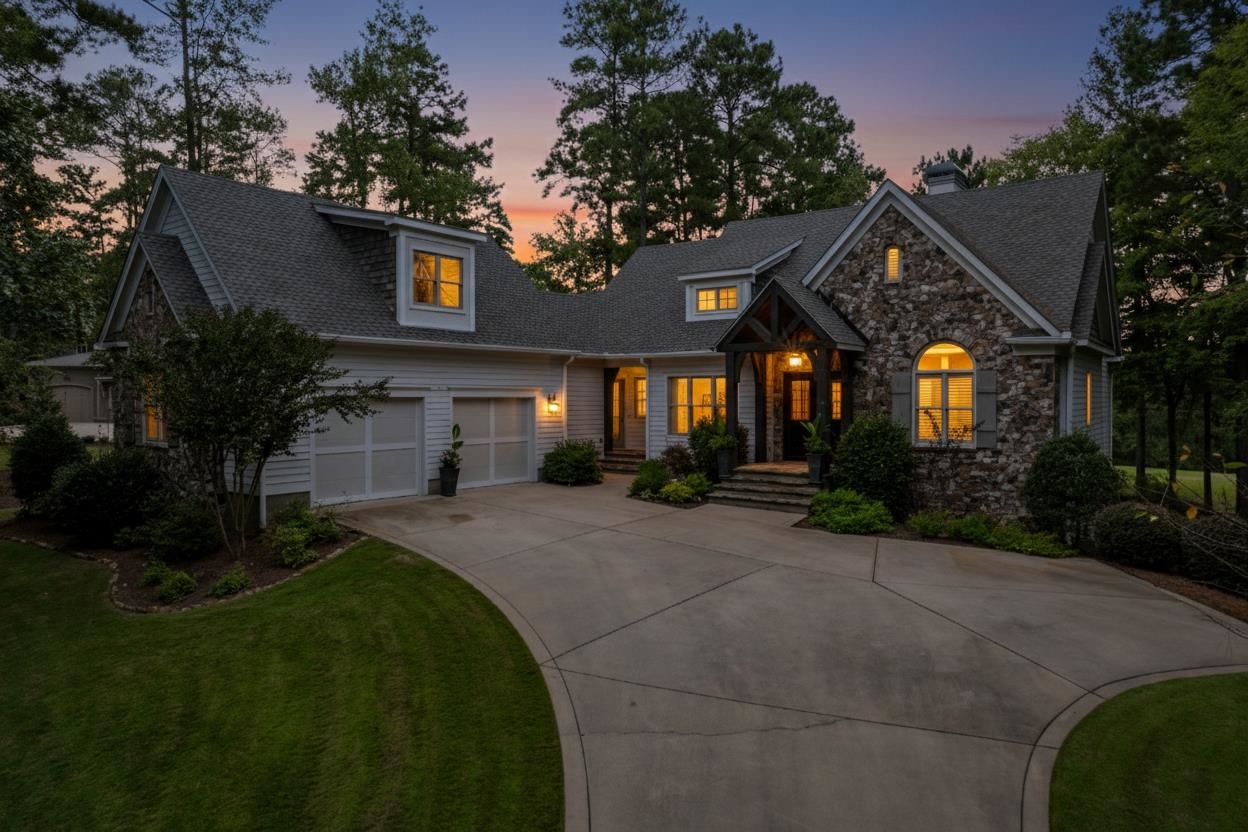 1090 CURTRIGHT PLACE