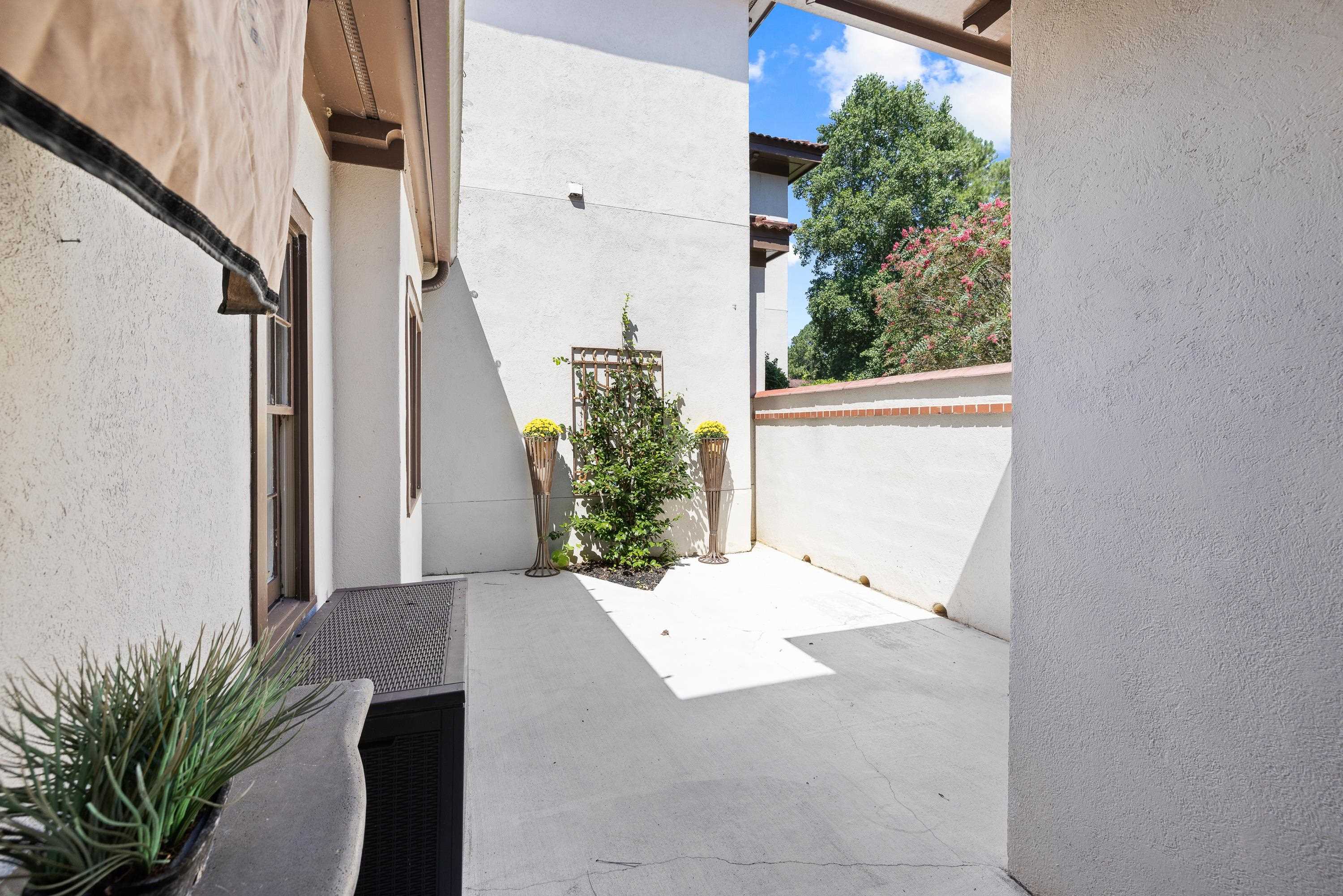 1410 CLUB DRIVE