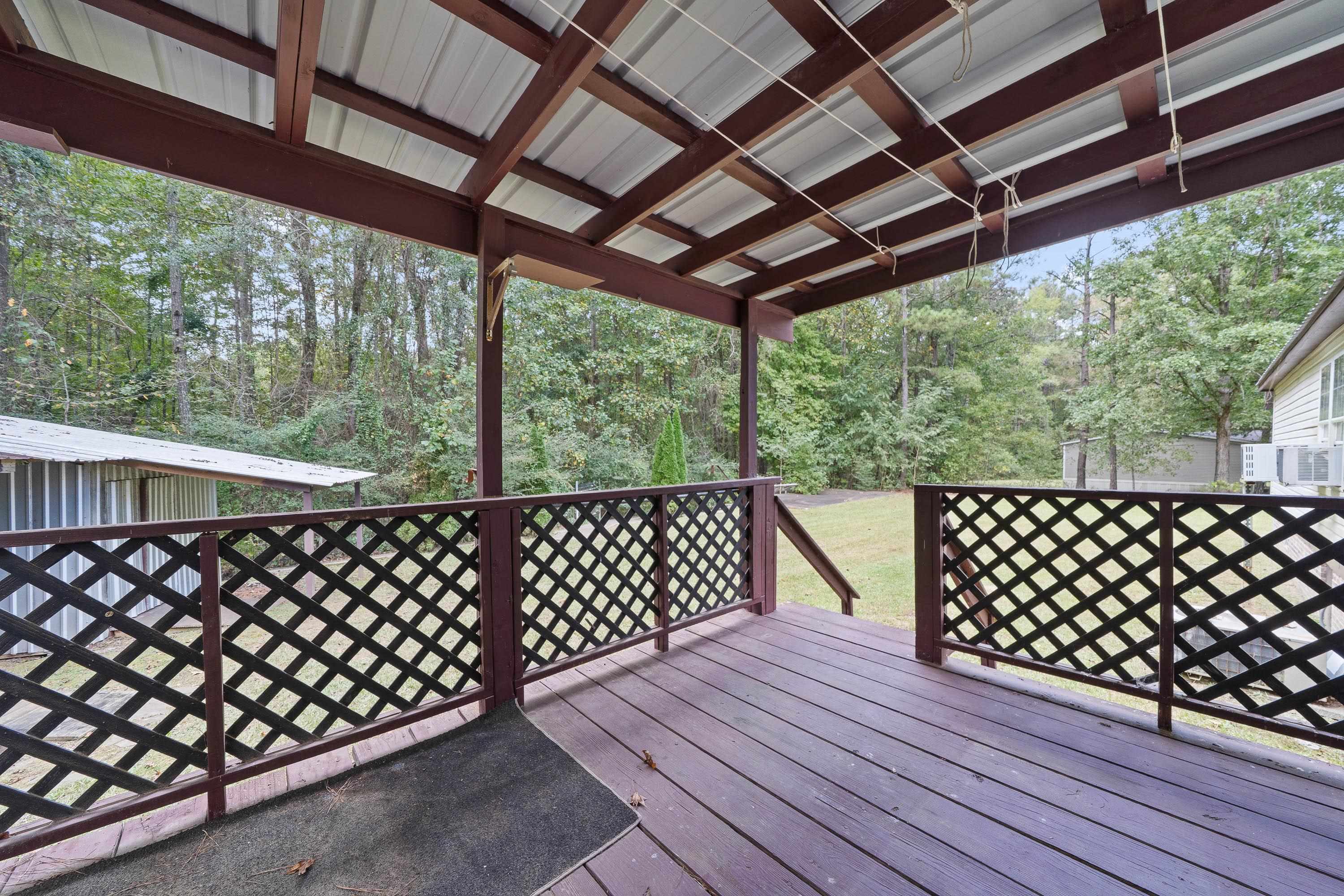 1110 WOODLAND WAY