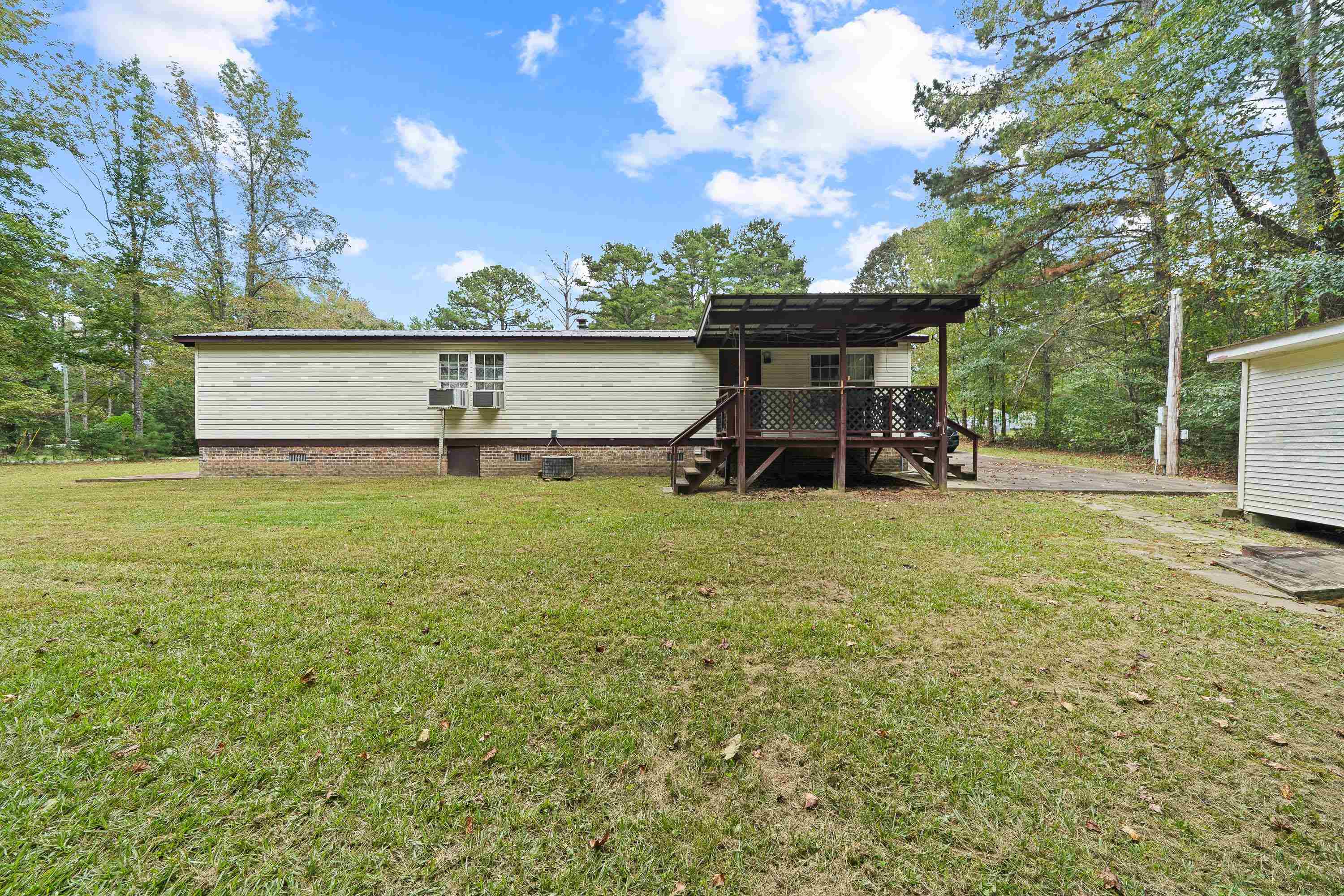 1110 WOODLAND WAY