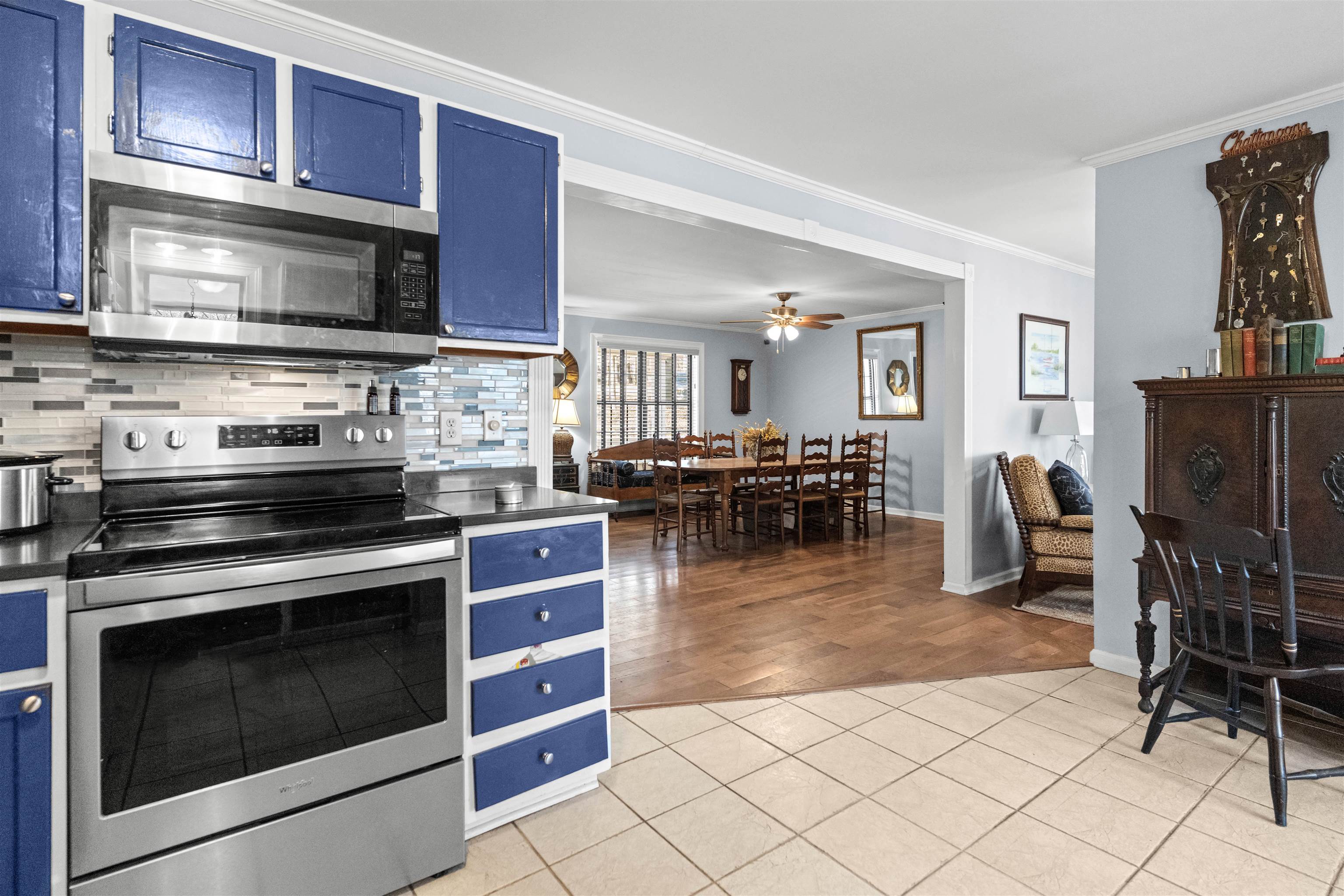 121 E RIVER BEND DRIVE