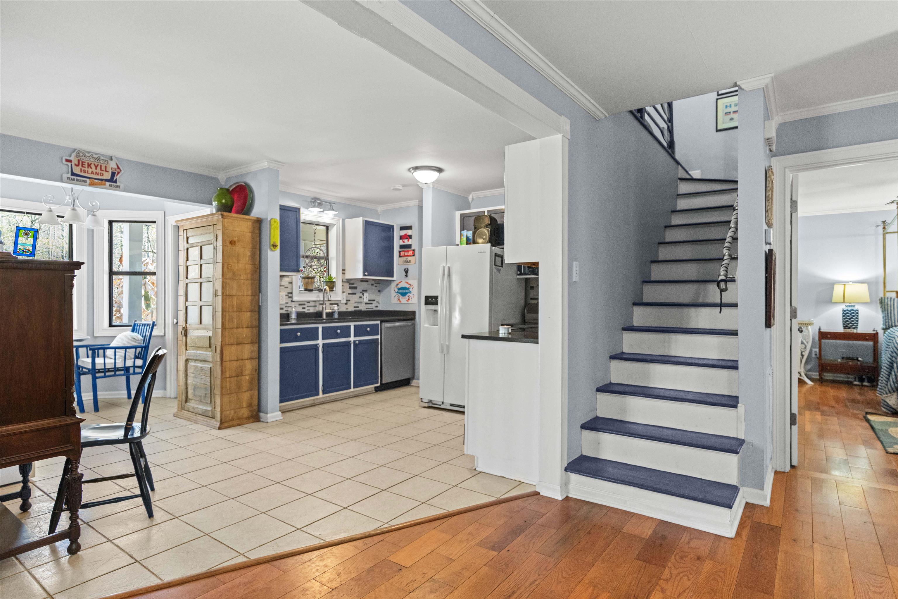 121 E RIVER BEND DRIVE