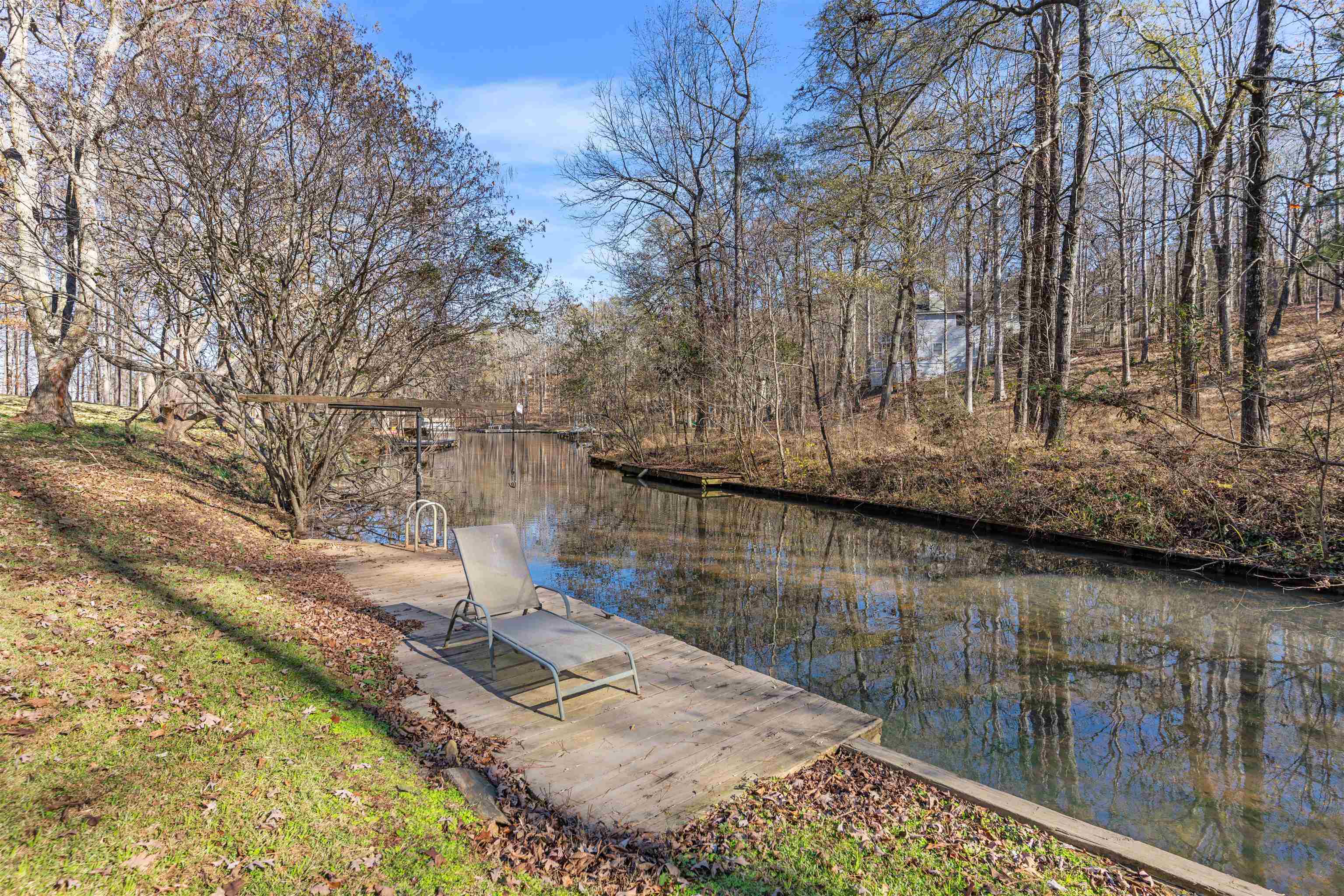 121 E RIVER BEND DRIVE