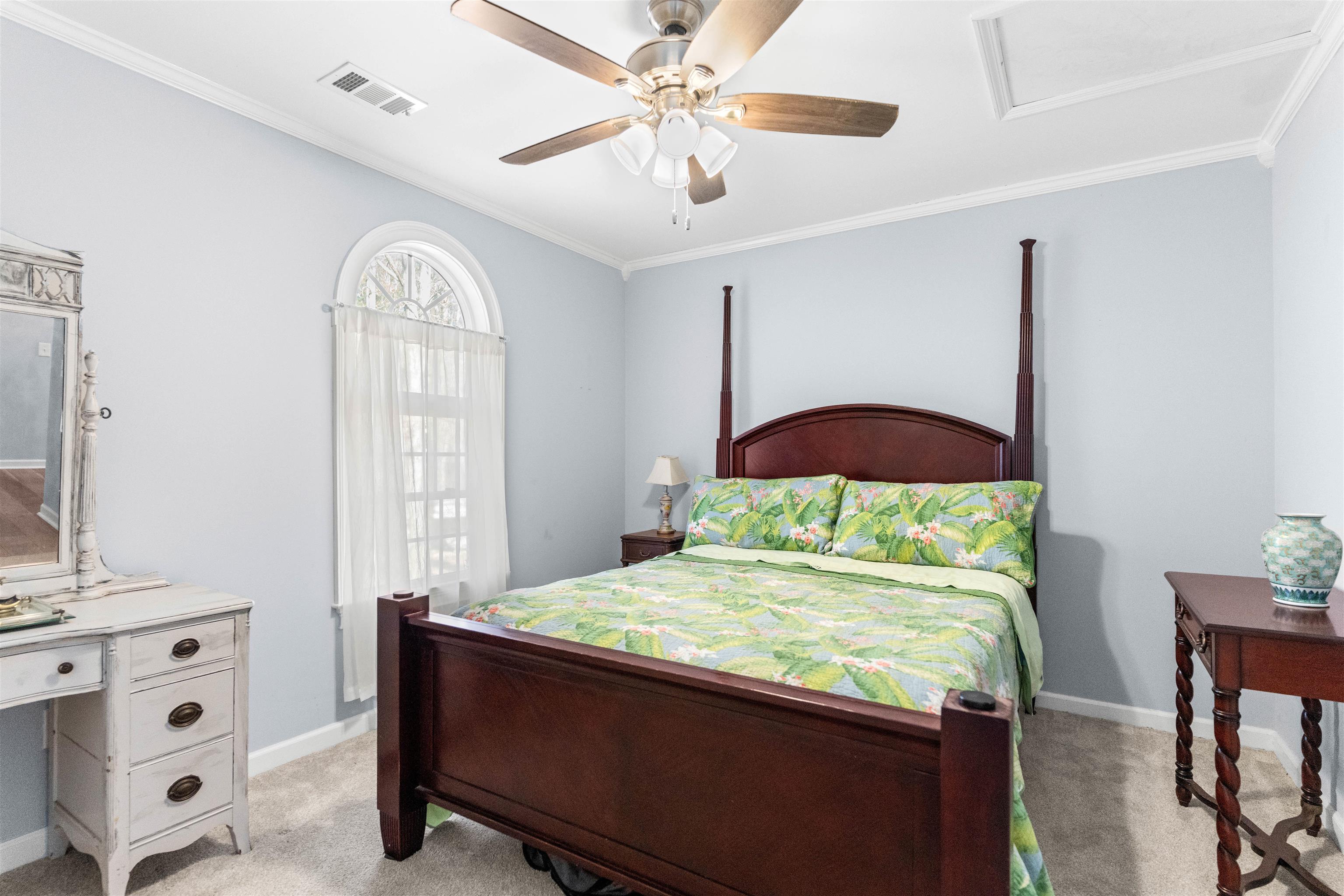 121 E RIVER BEND DRIVE