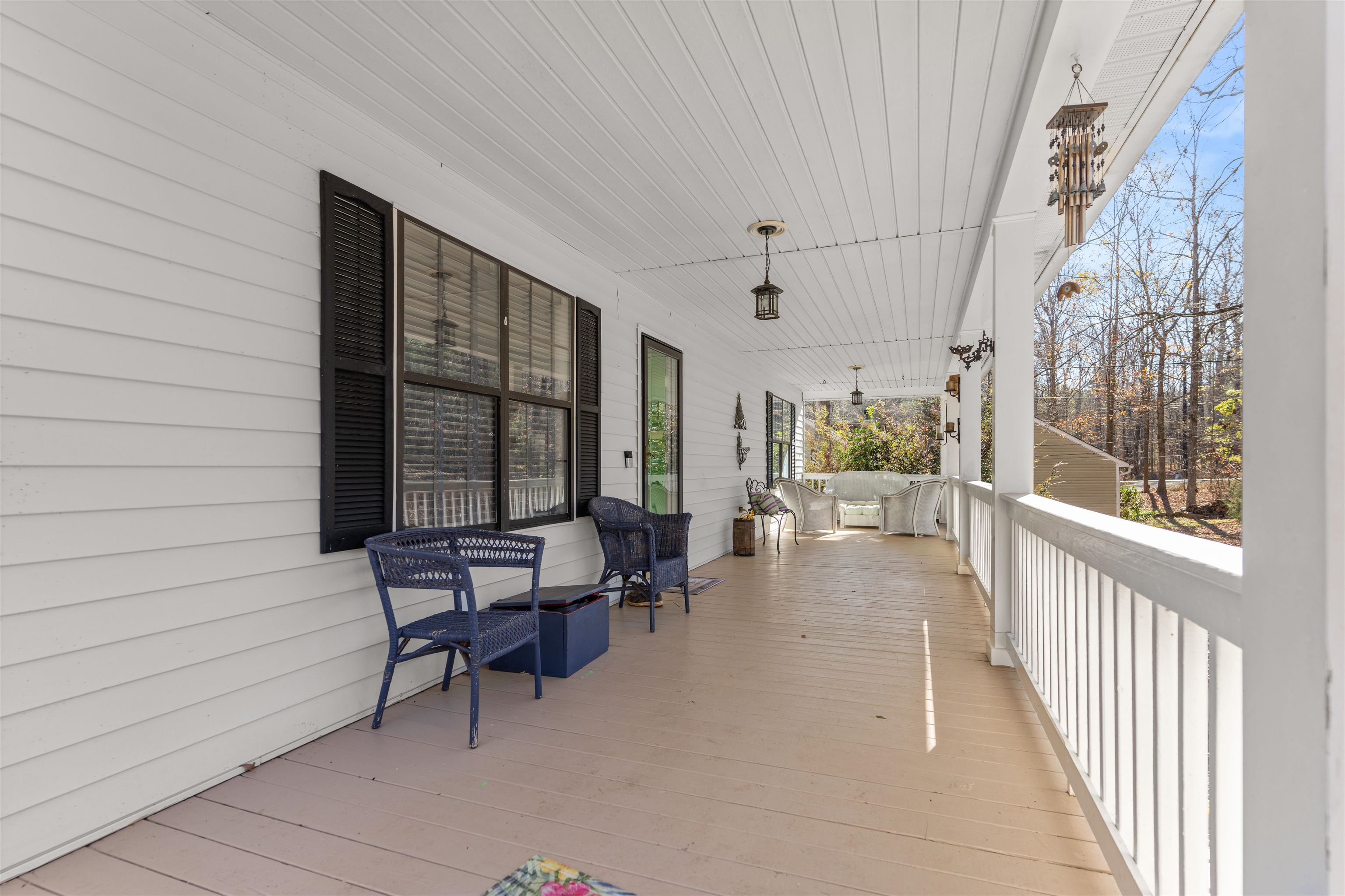 121 E RIVER BEND DRIVE