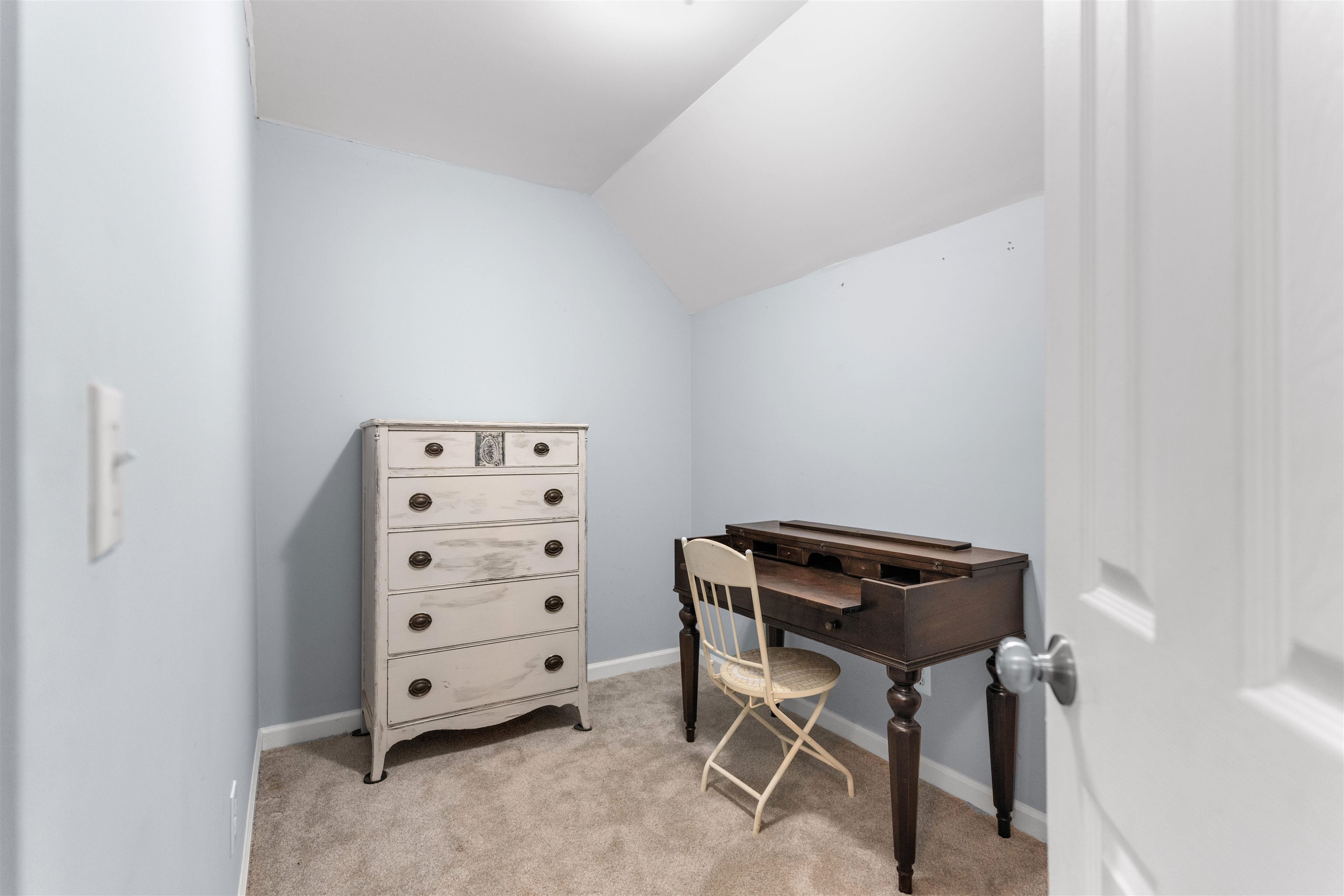 121 E RIVER BEND DRIVE