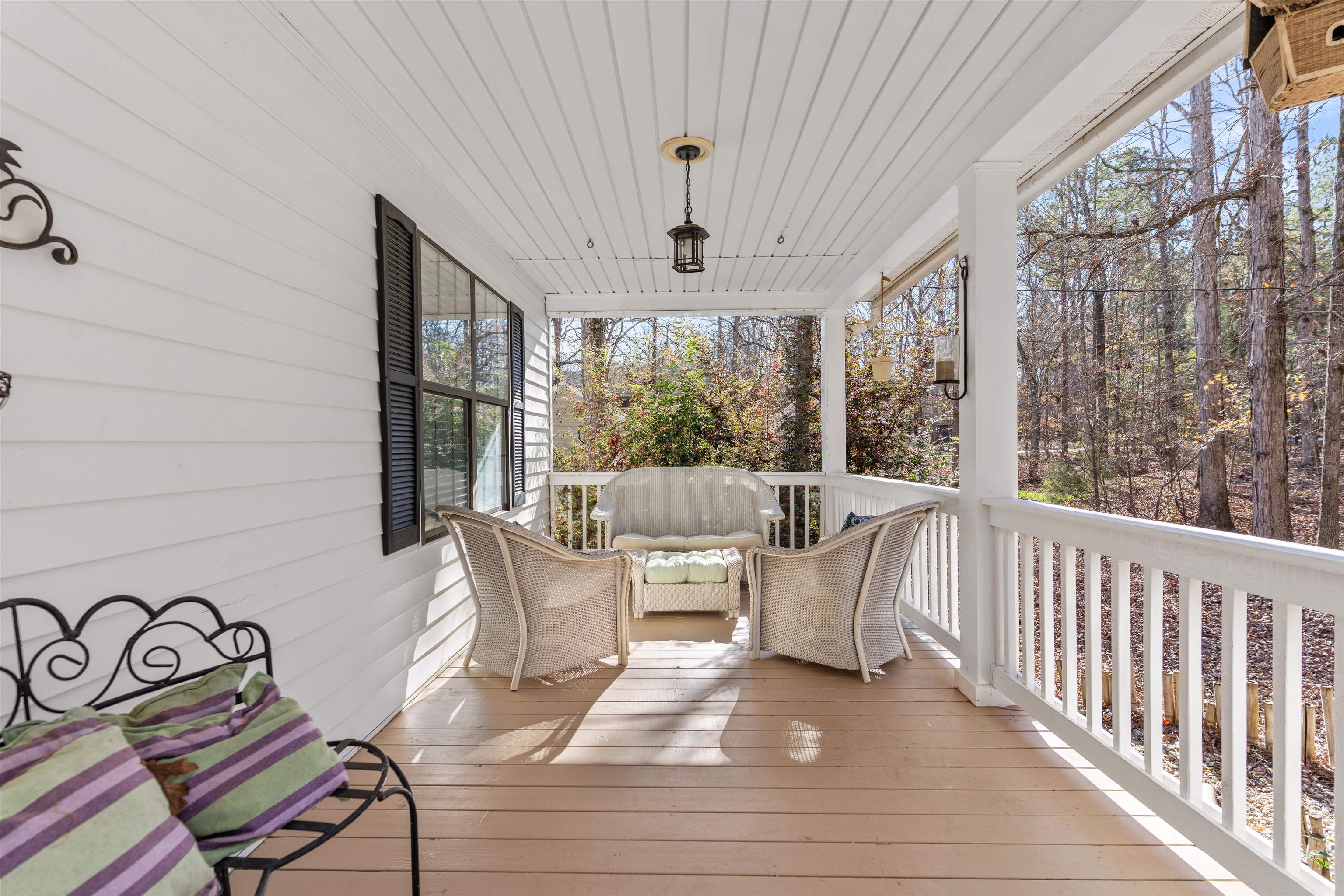 121 E RIVER BEND DRIVE