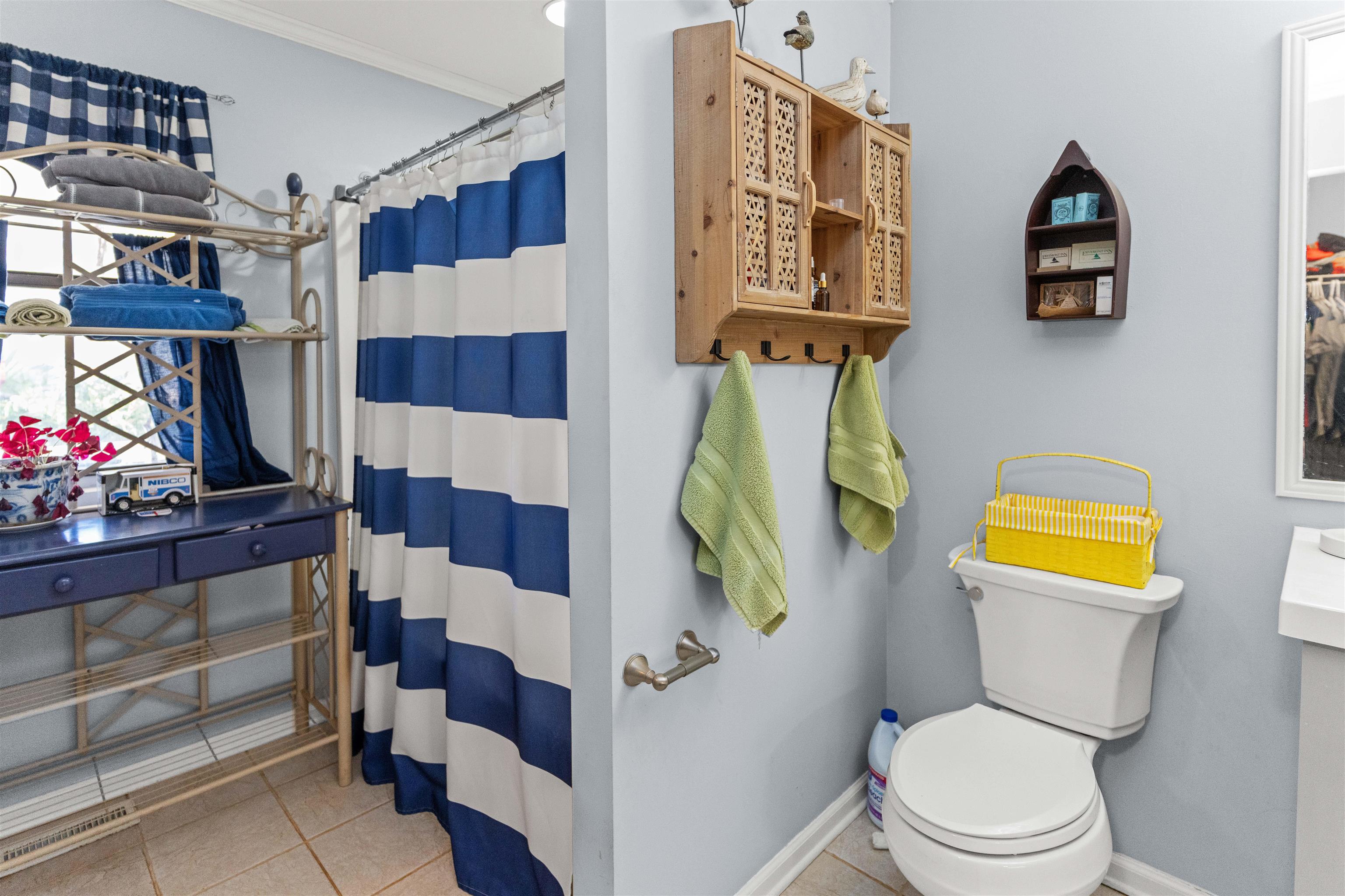 121 E RIVER BEND DRIVE