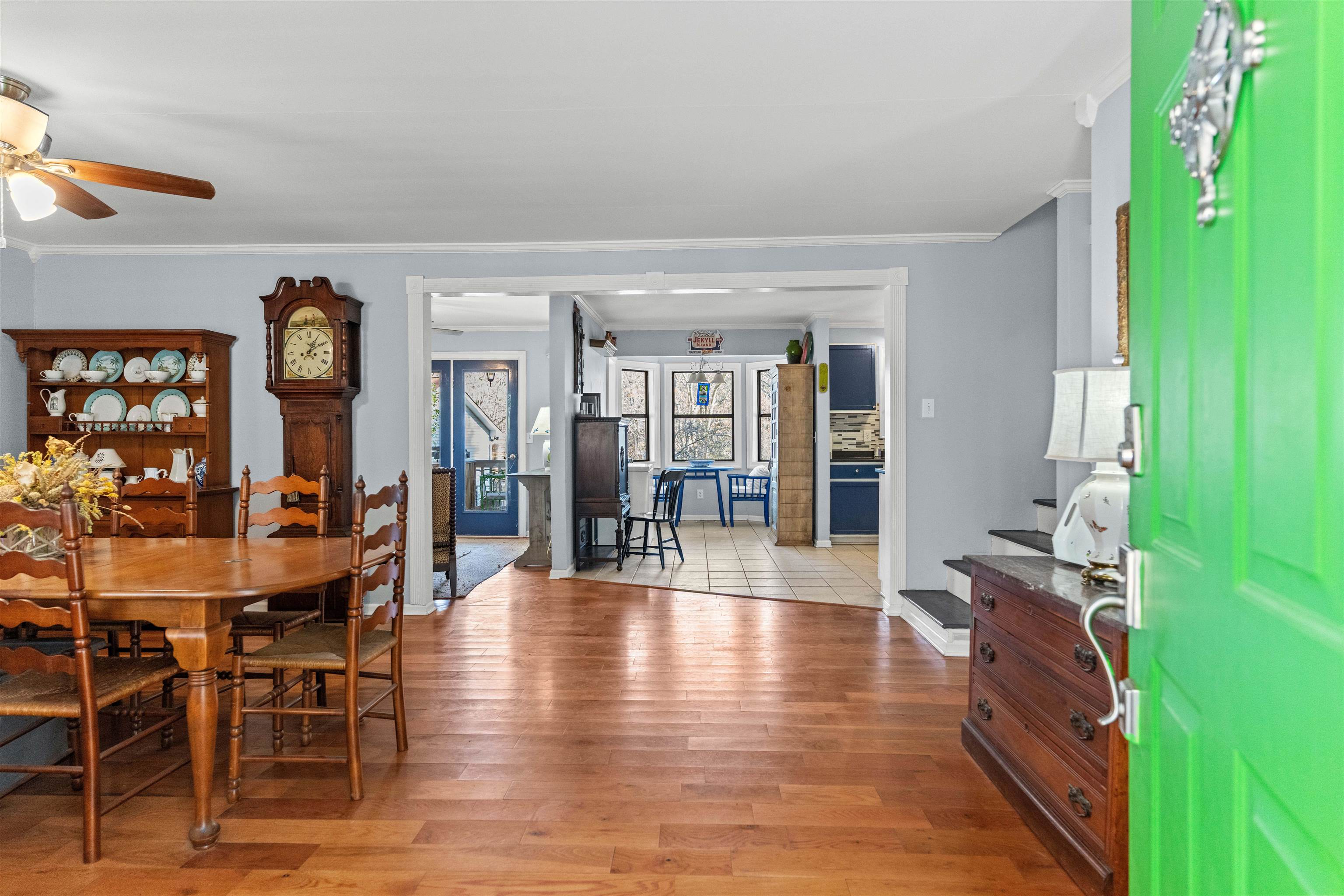 121 E RIVER BEND DRIVE