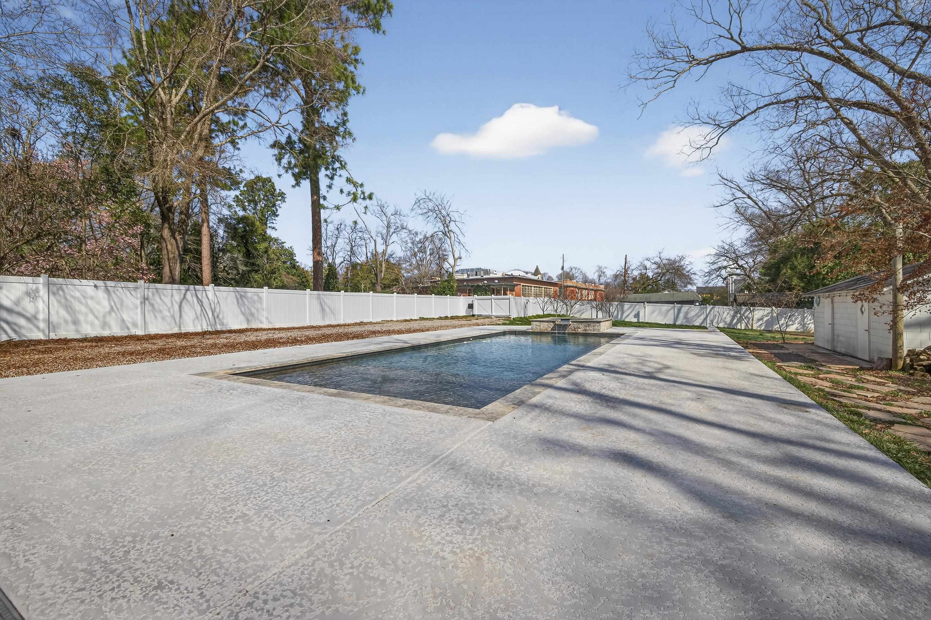 302 N LAFAYETTE STREET