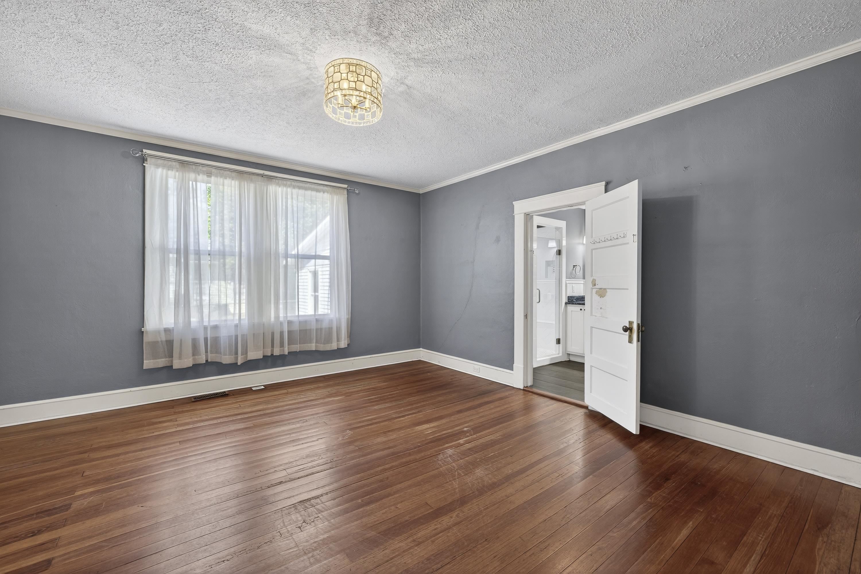 302 N LAFAYETTE STREET