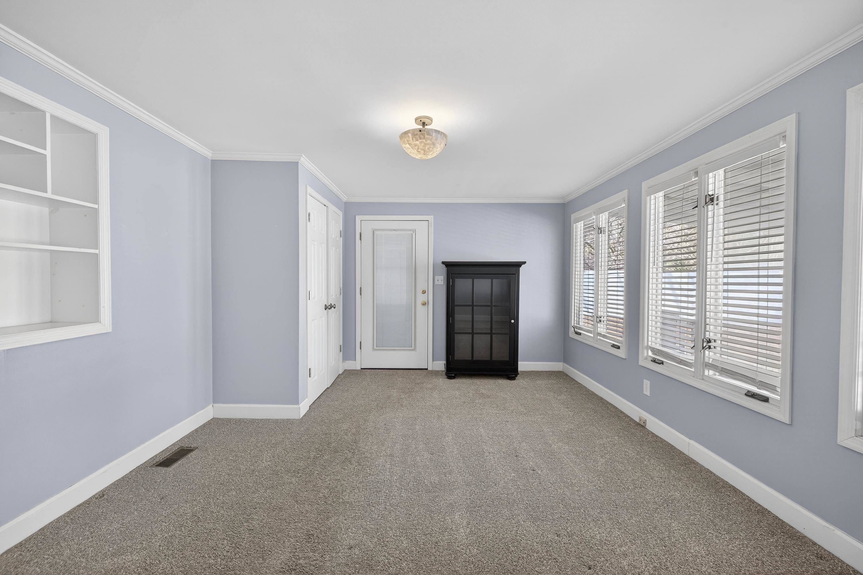 302 N LAFAYETTE STREET