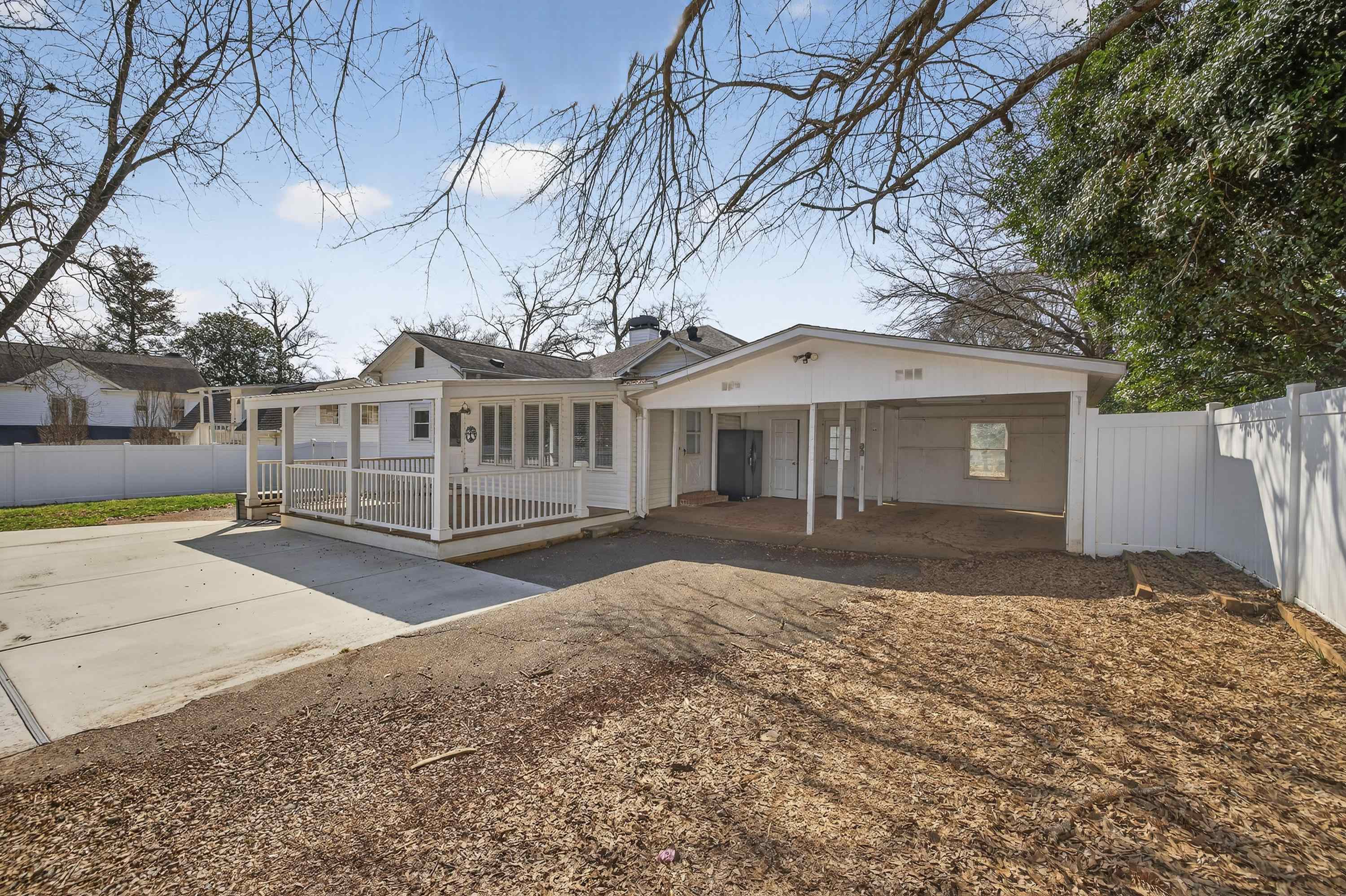 302 N LAFAYETTE STREET