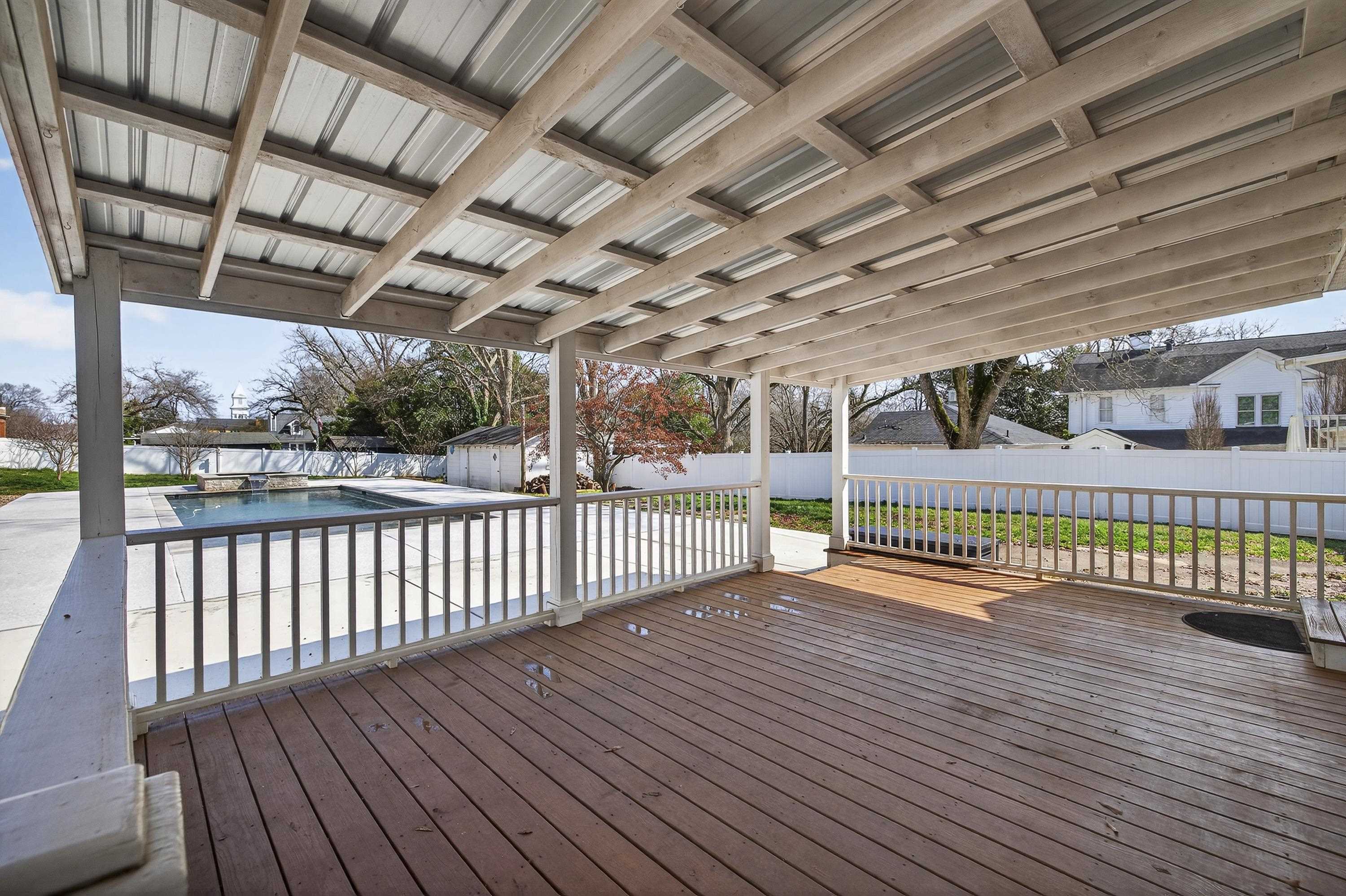 302 N LAFAYETTE STREET