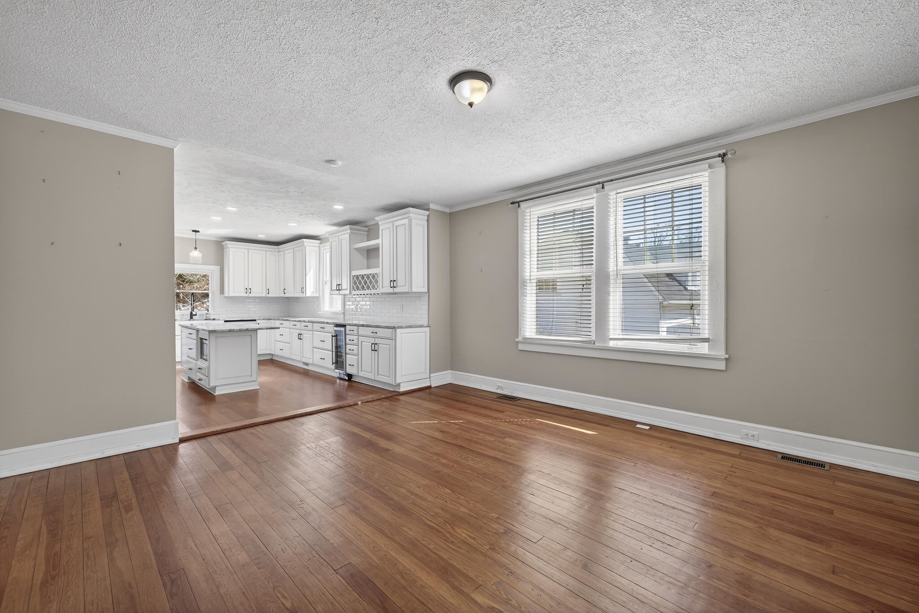 302 N LAFAYETTE STREET