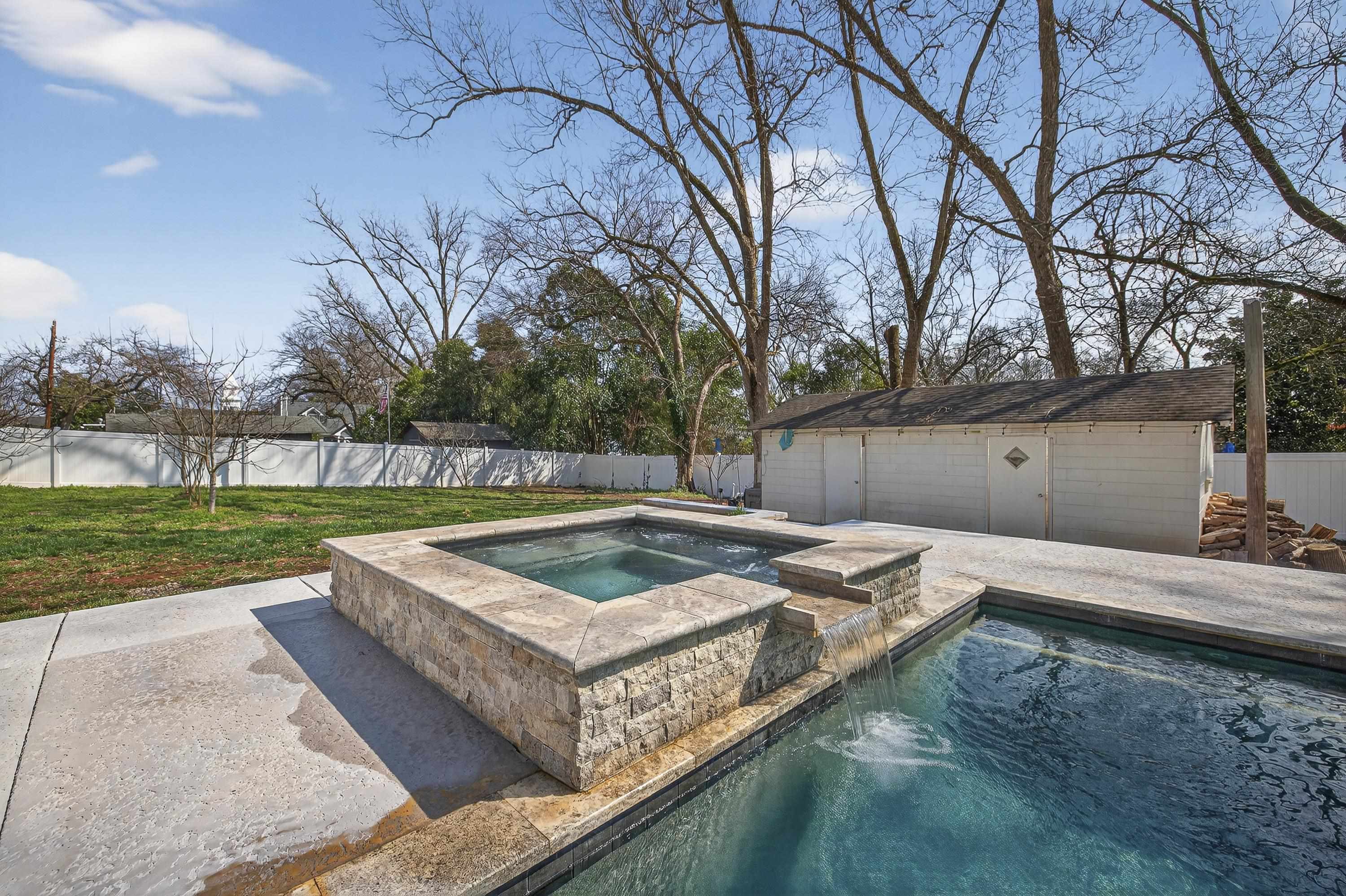 302 N LAFAYETTE STREET