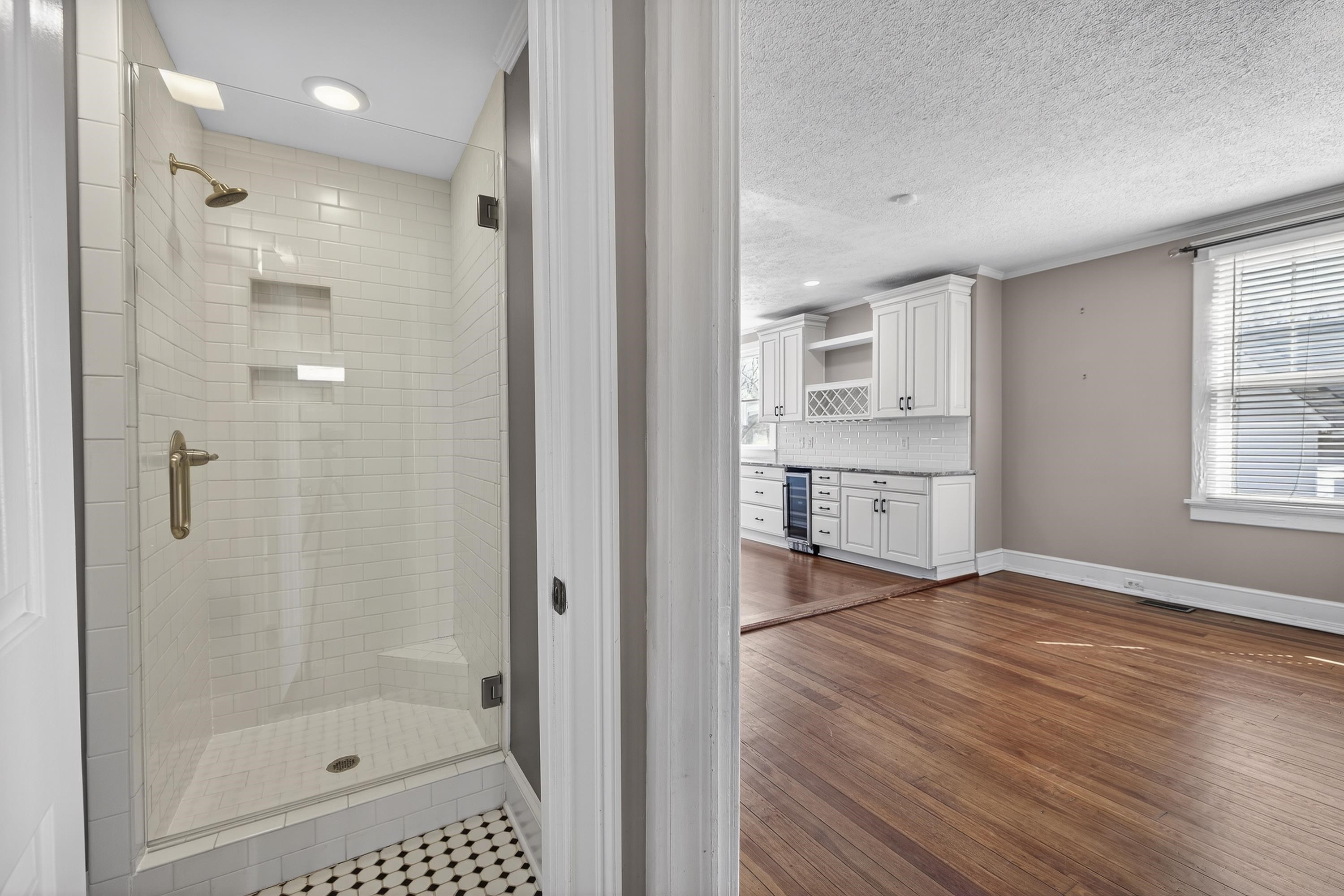 302 N LAFAYETTE STREET