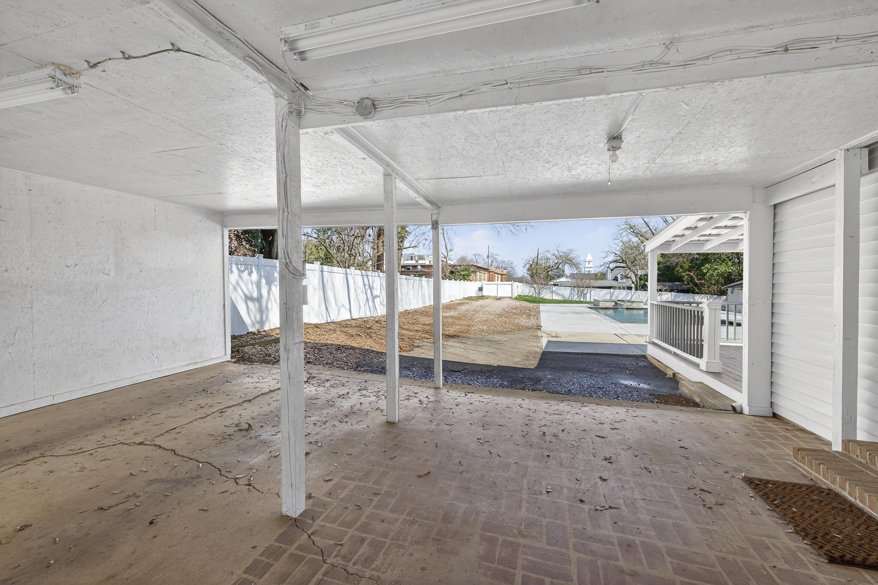 302 N LAFAYETTE STREET