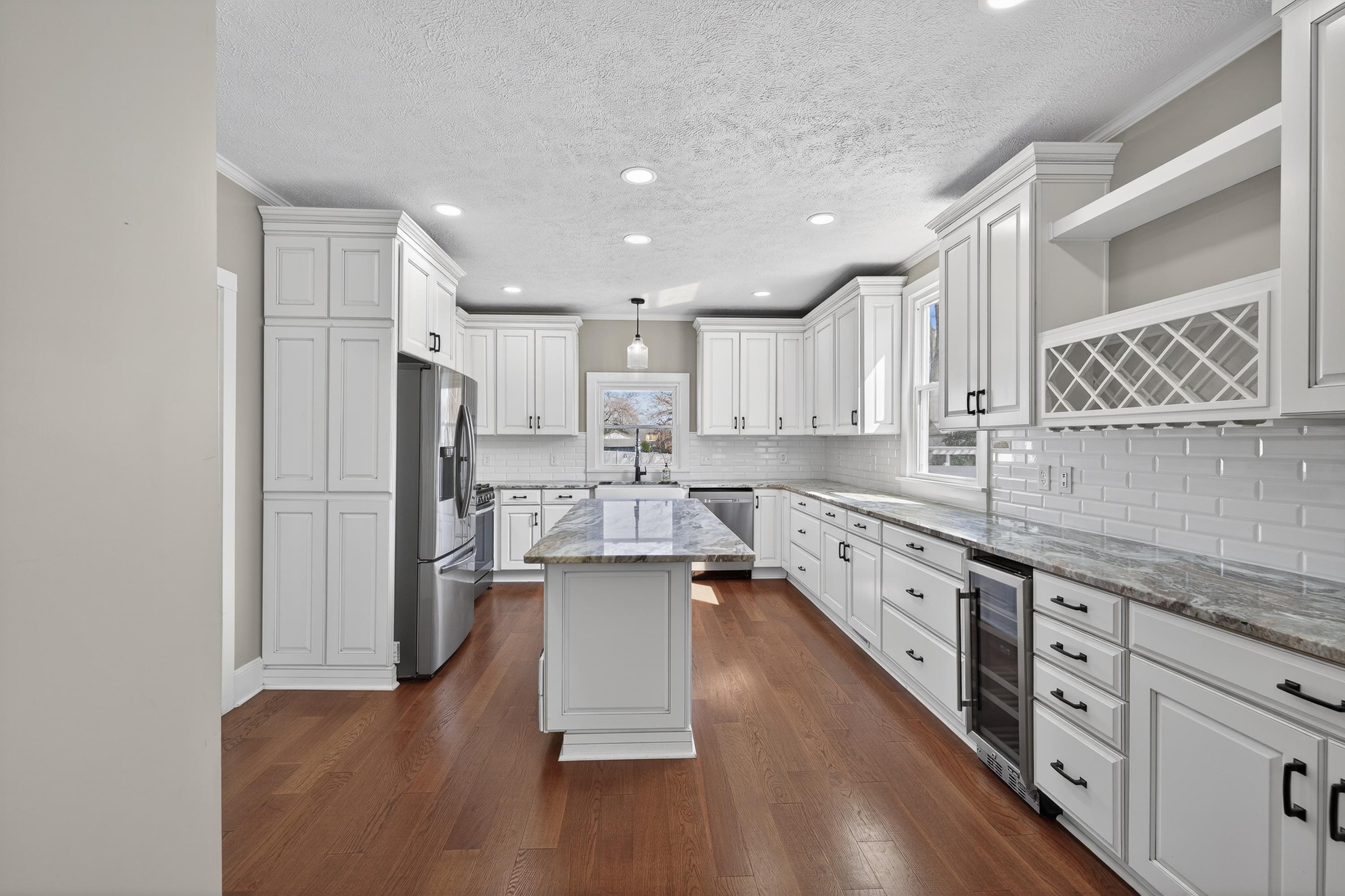 302 N LAFAYETTE STREET