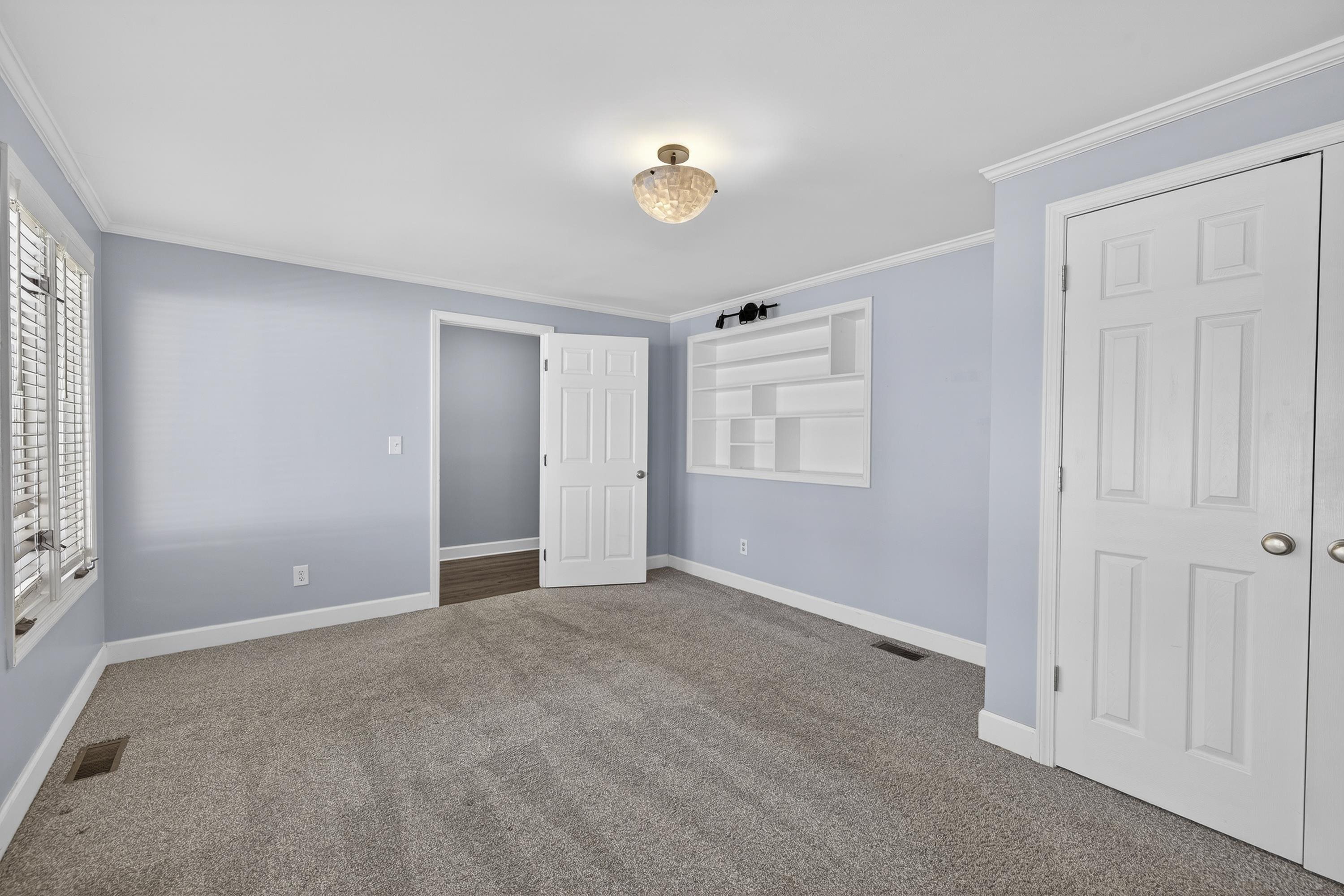 302 N LAFAYETTE STREET