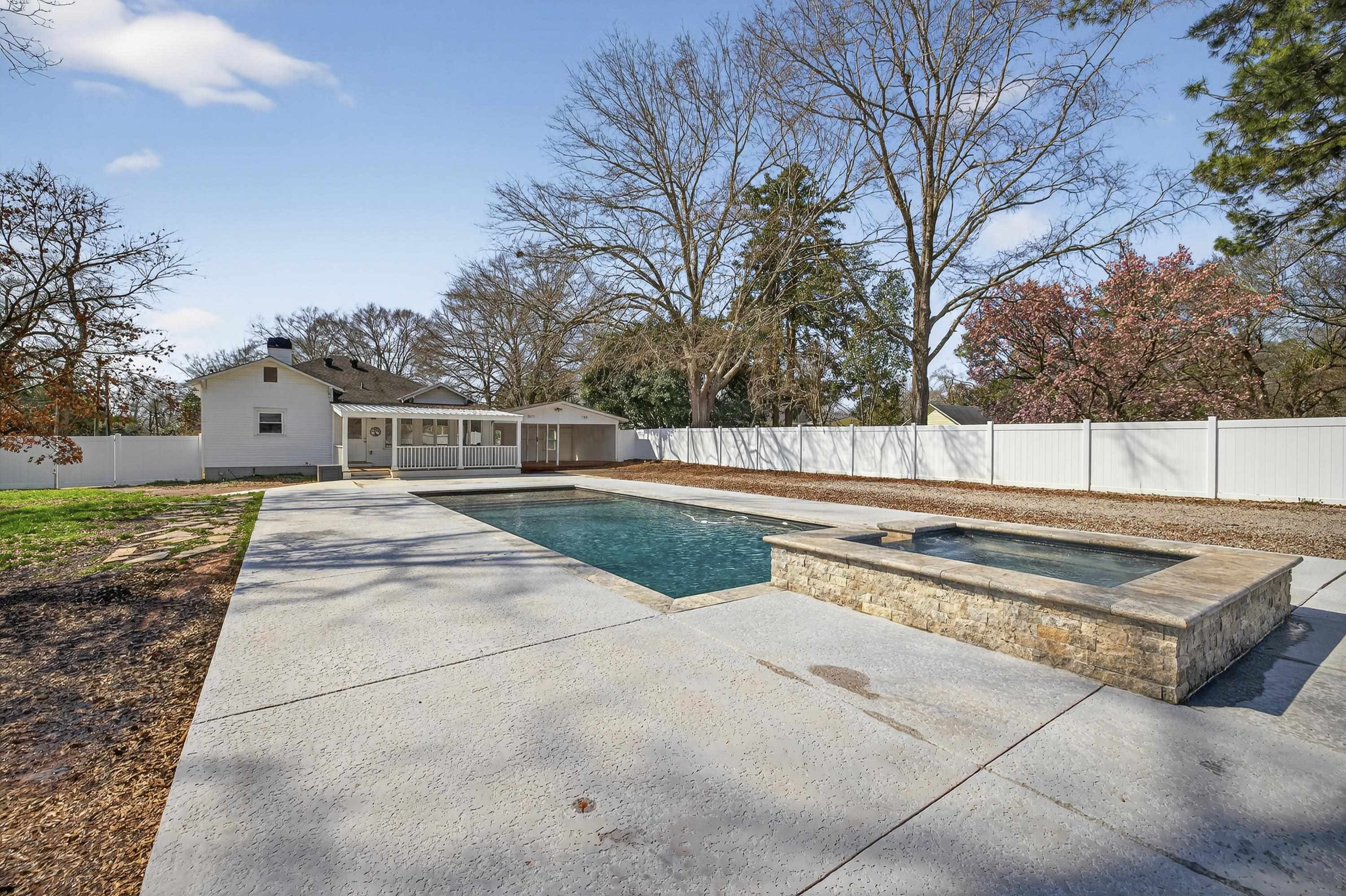 302 N LAFAYETTE STREET