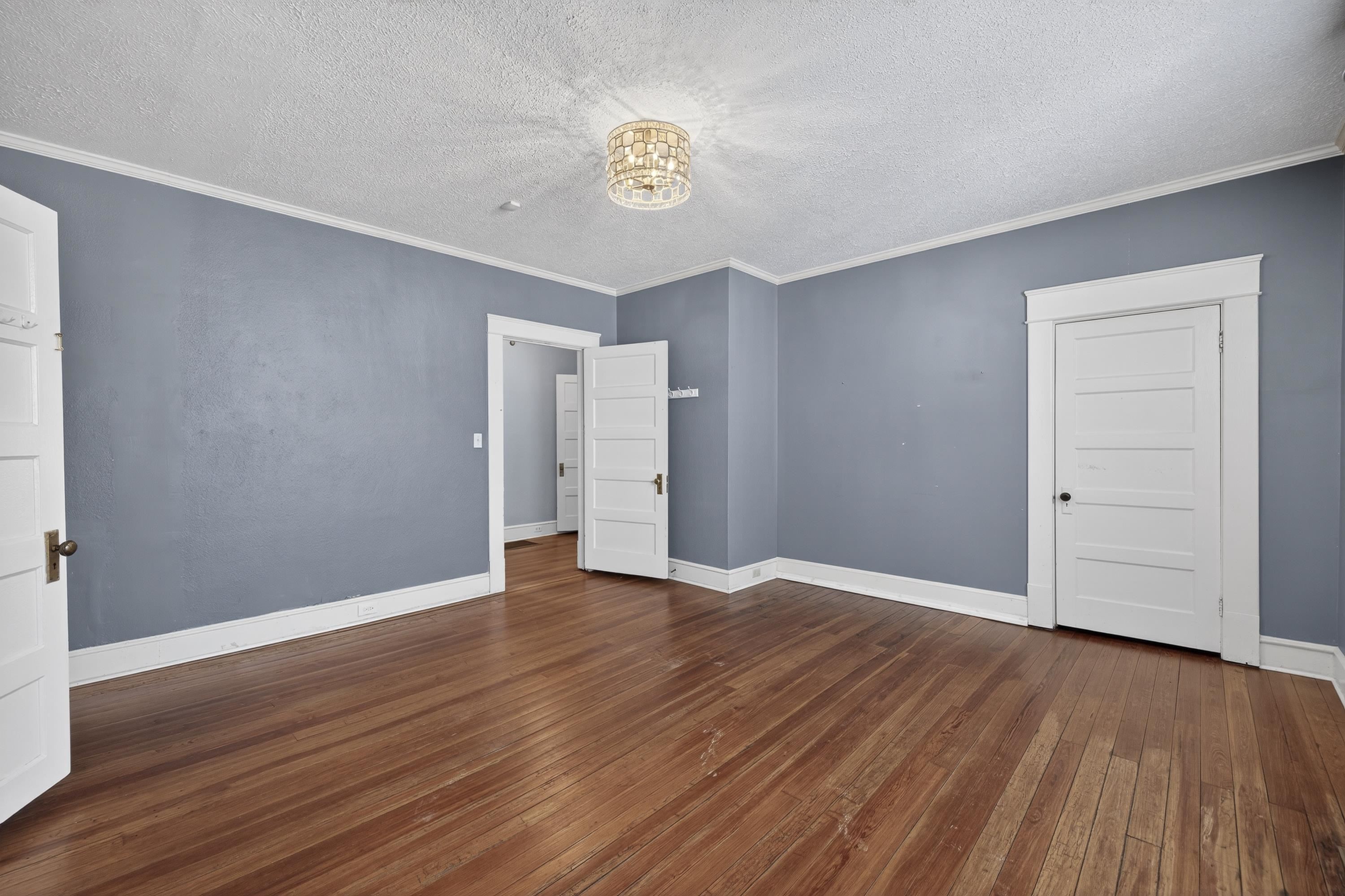 302 N LAFAYETTE STREET