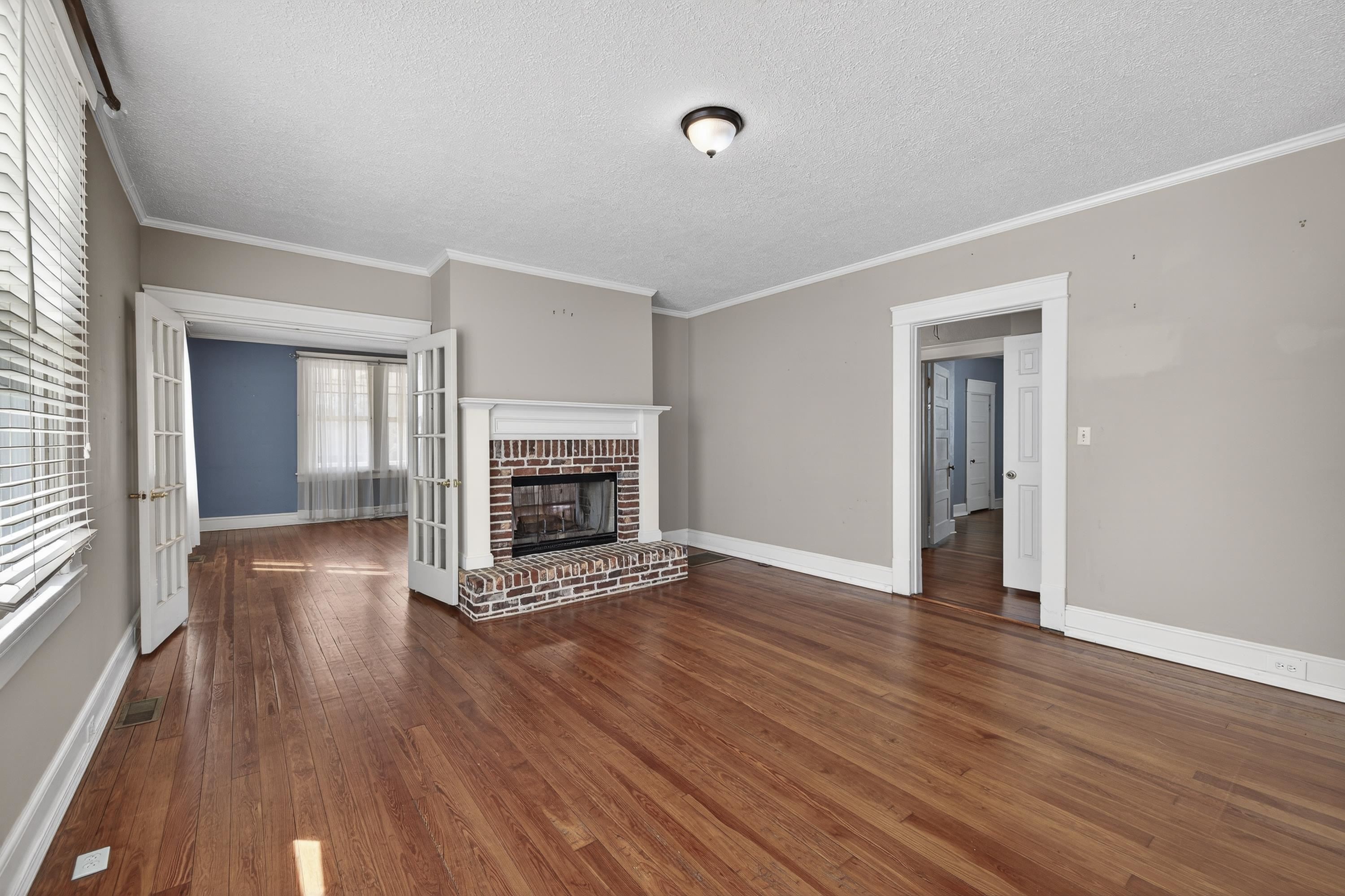 302 N LAFAYETTE STREET