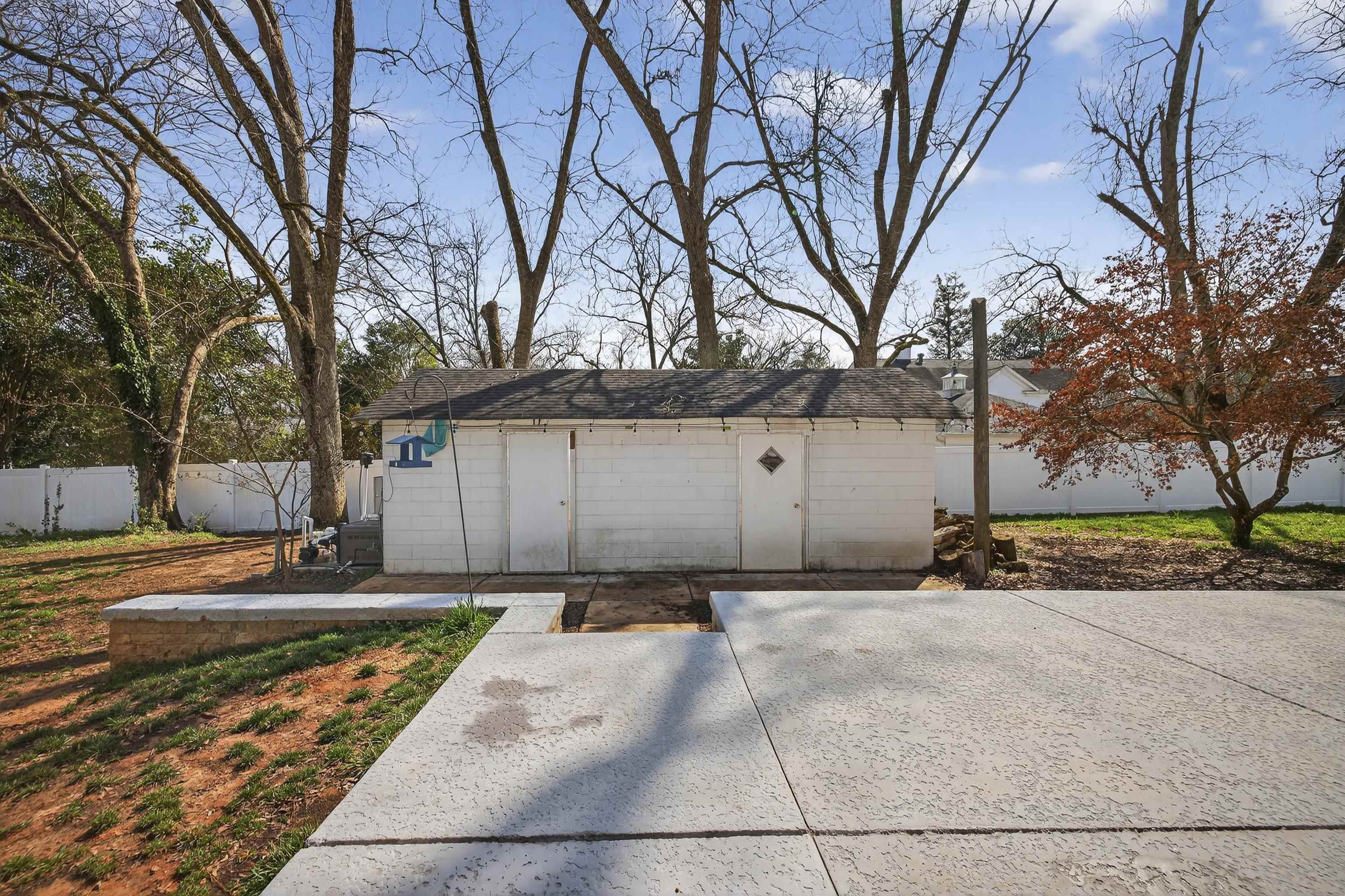 302 N LAFAYETTE STREET