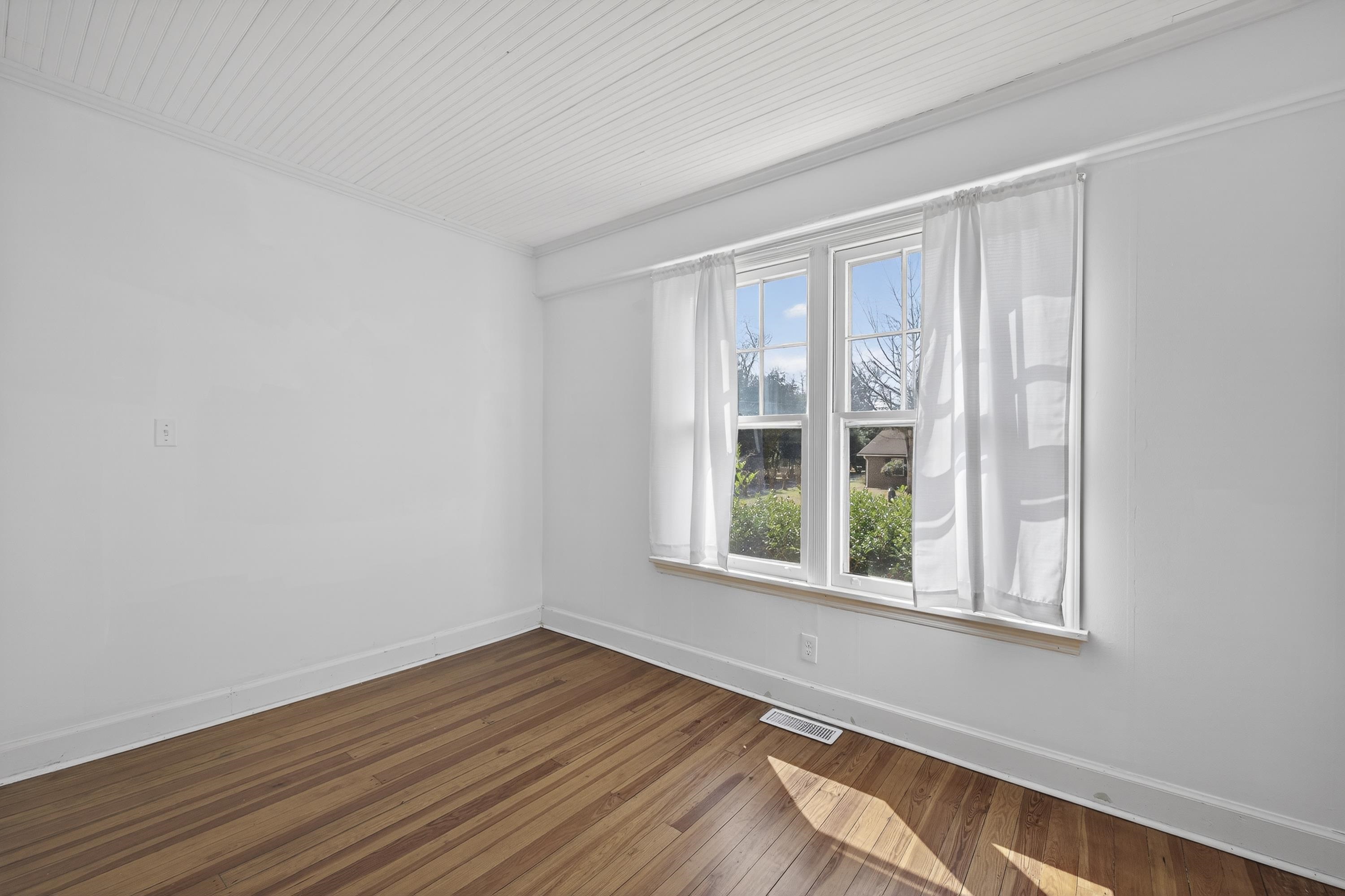 302 N LAFAYETTE STREET