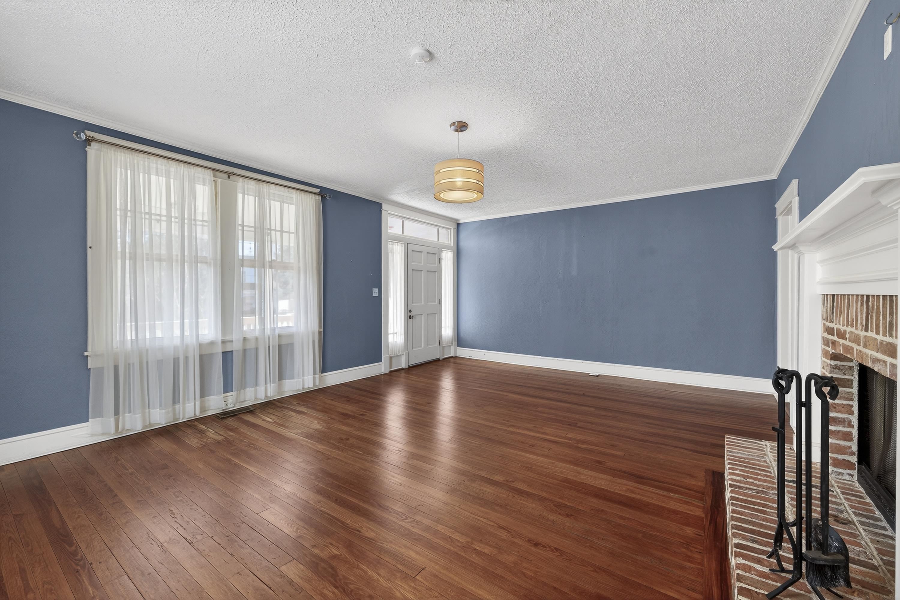 302 N LAFAYETTE STREET