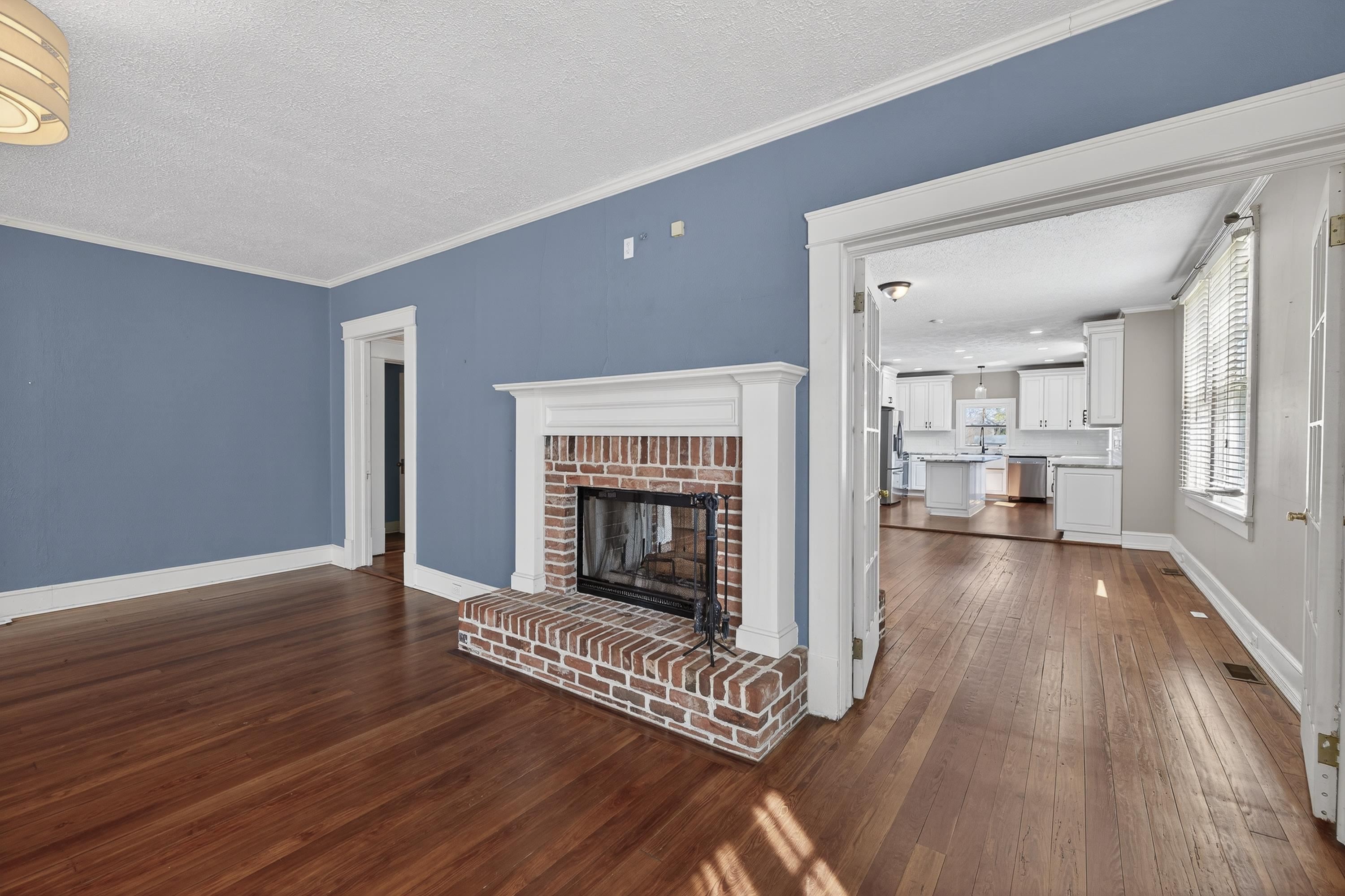 302 N LAFAYETTE STREET